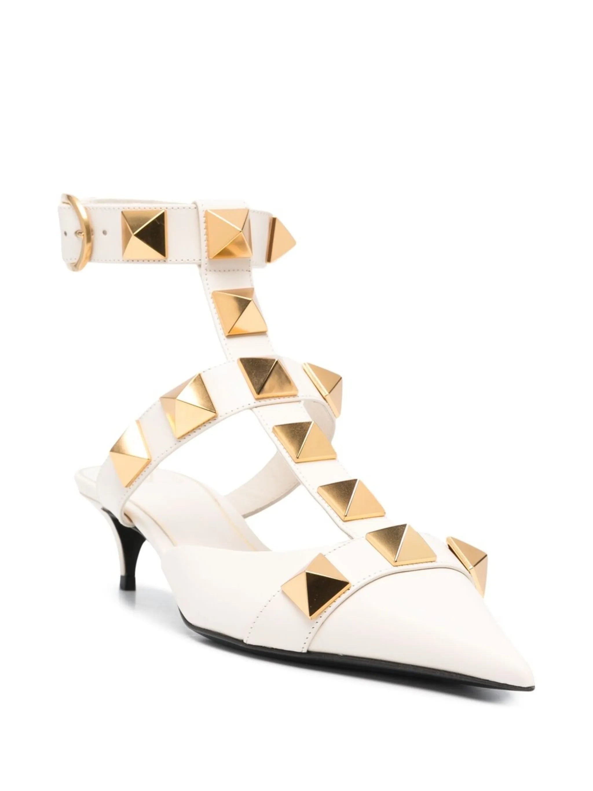 rockstud-detail pointed-toe pumps