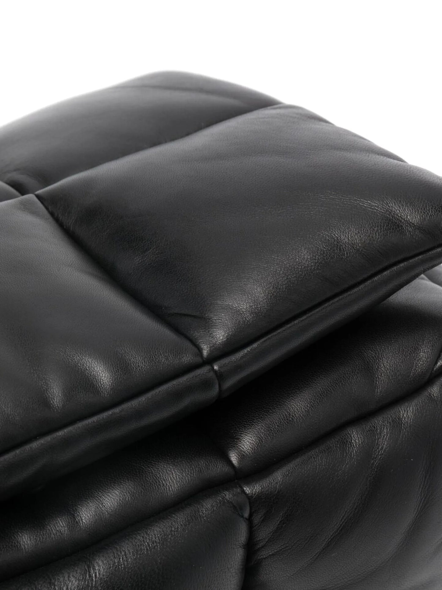 Wanda clutch bag