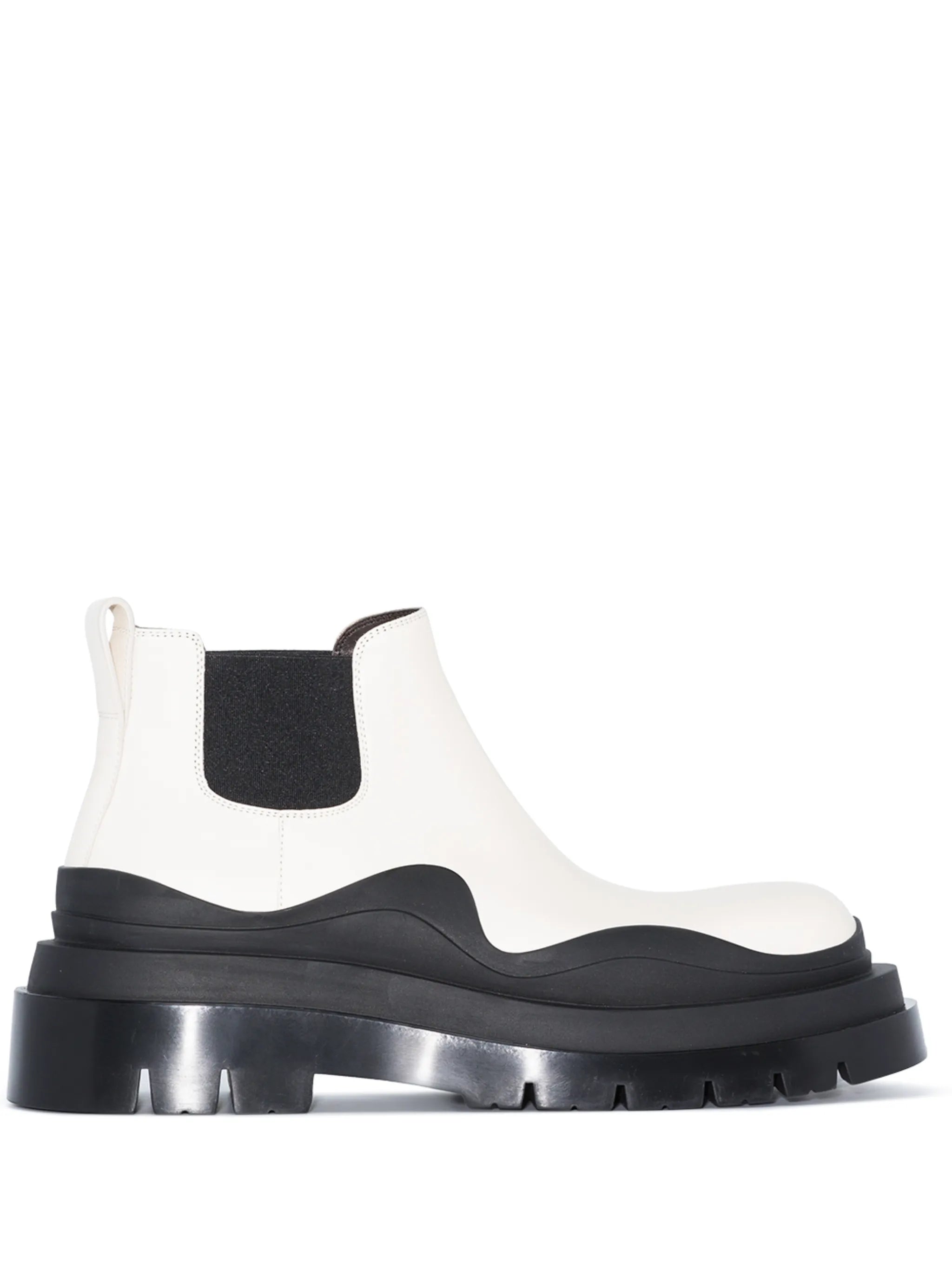 Tire Chelsea boots