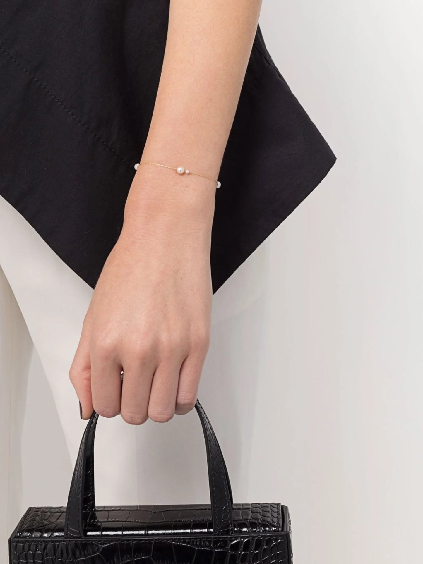 14kt yellow gold Kissing double floating pearl bracelet