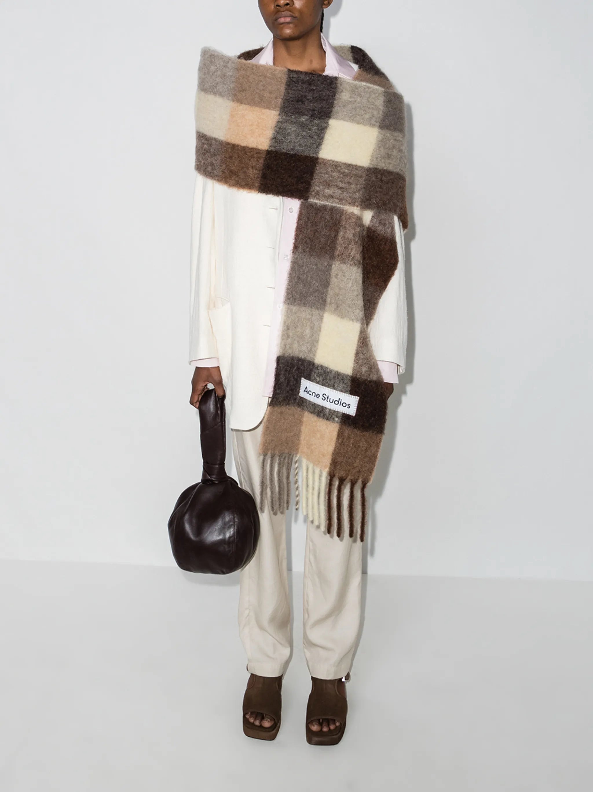 Vally checkered fringed scarf