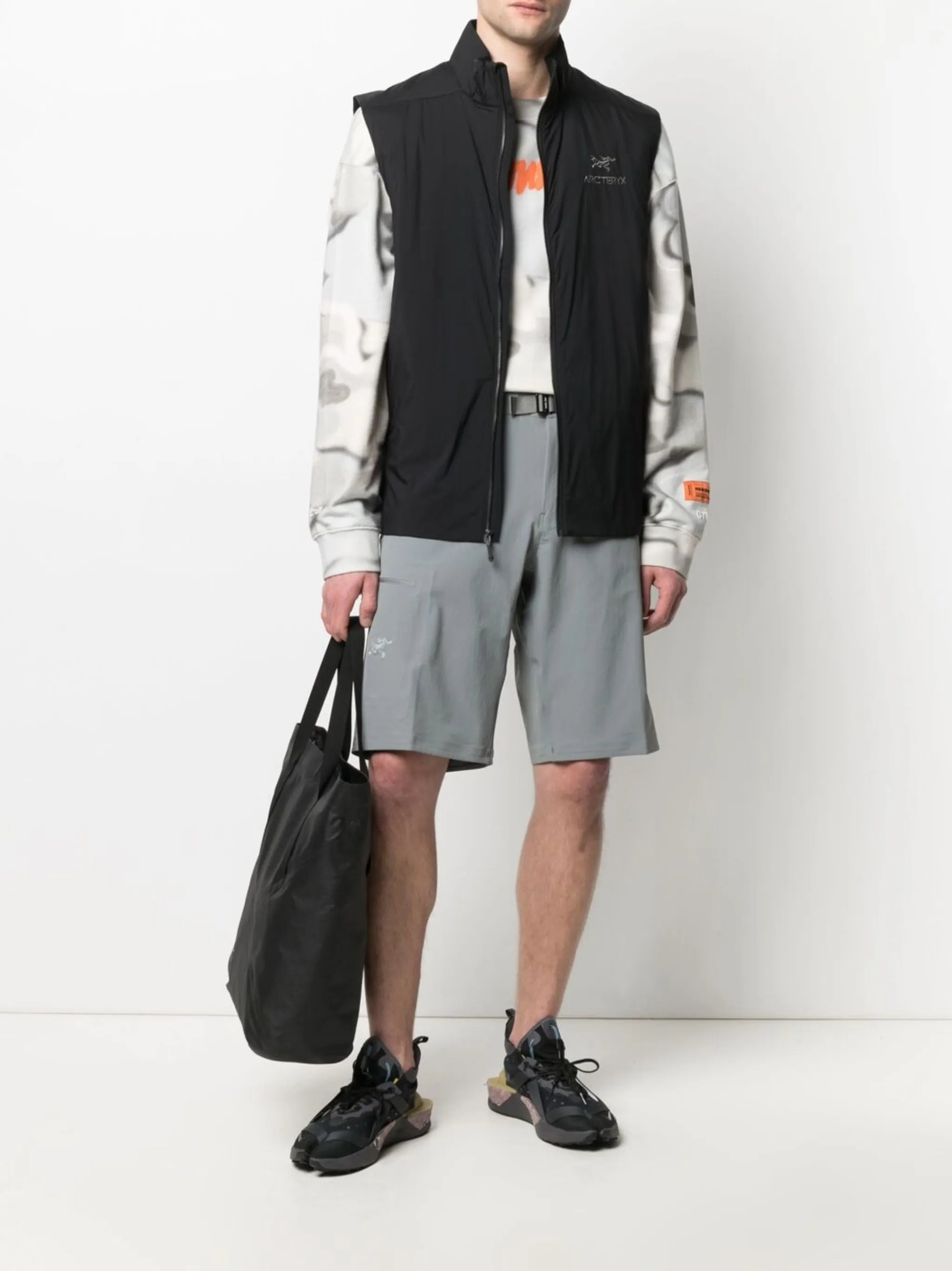 Atom embroidered logo gilet