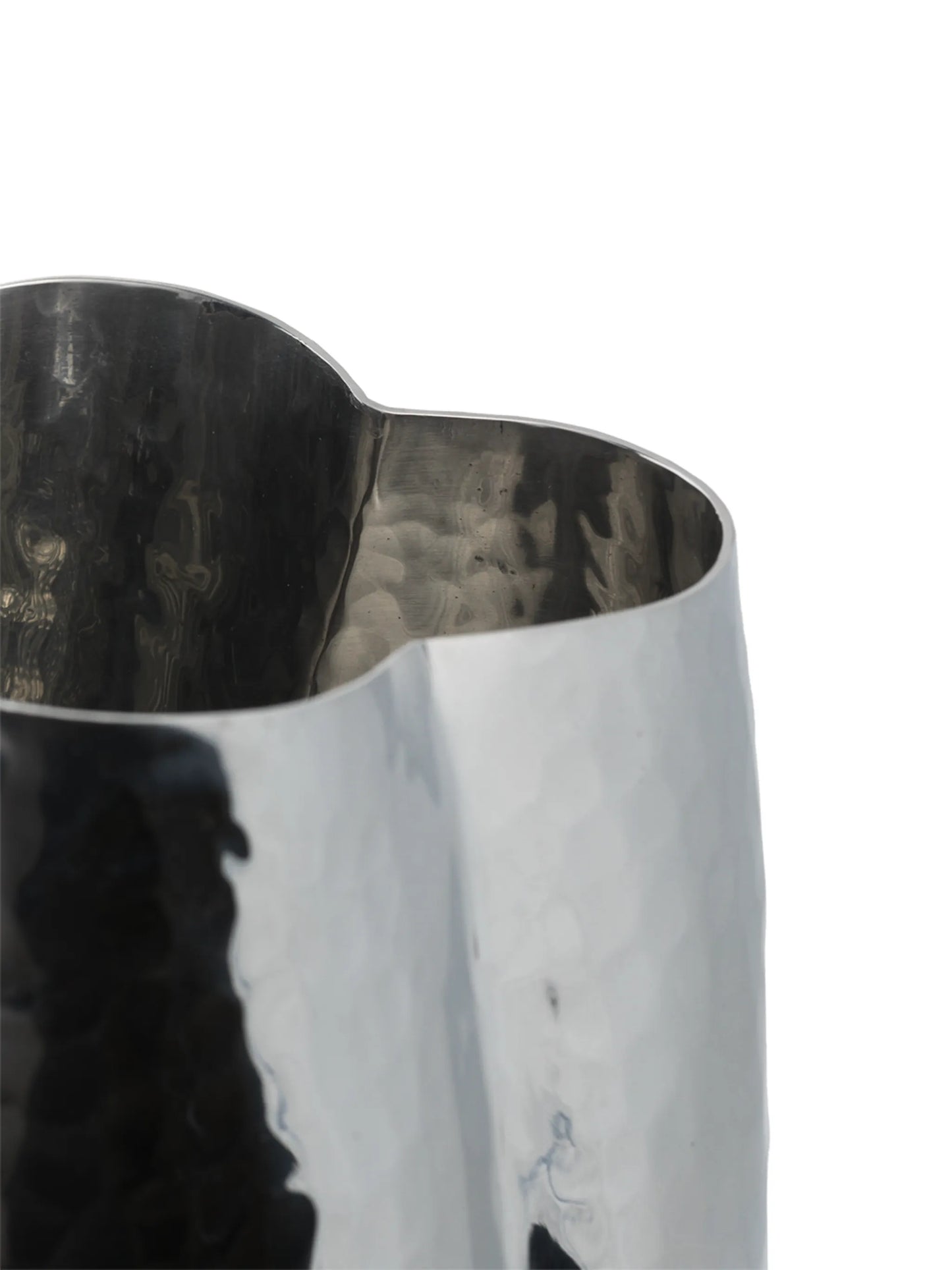 Cloud tall vessel