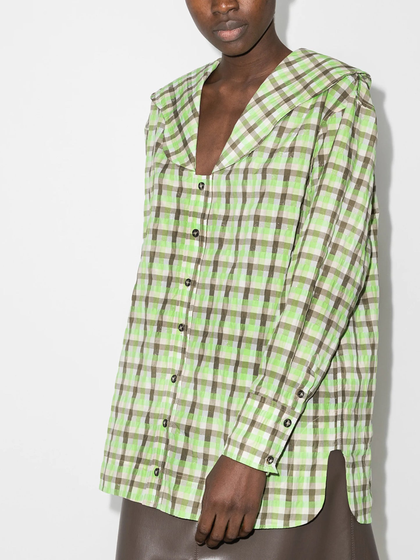 wide-collar checked shirt