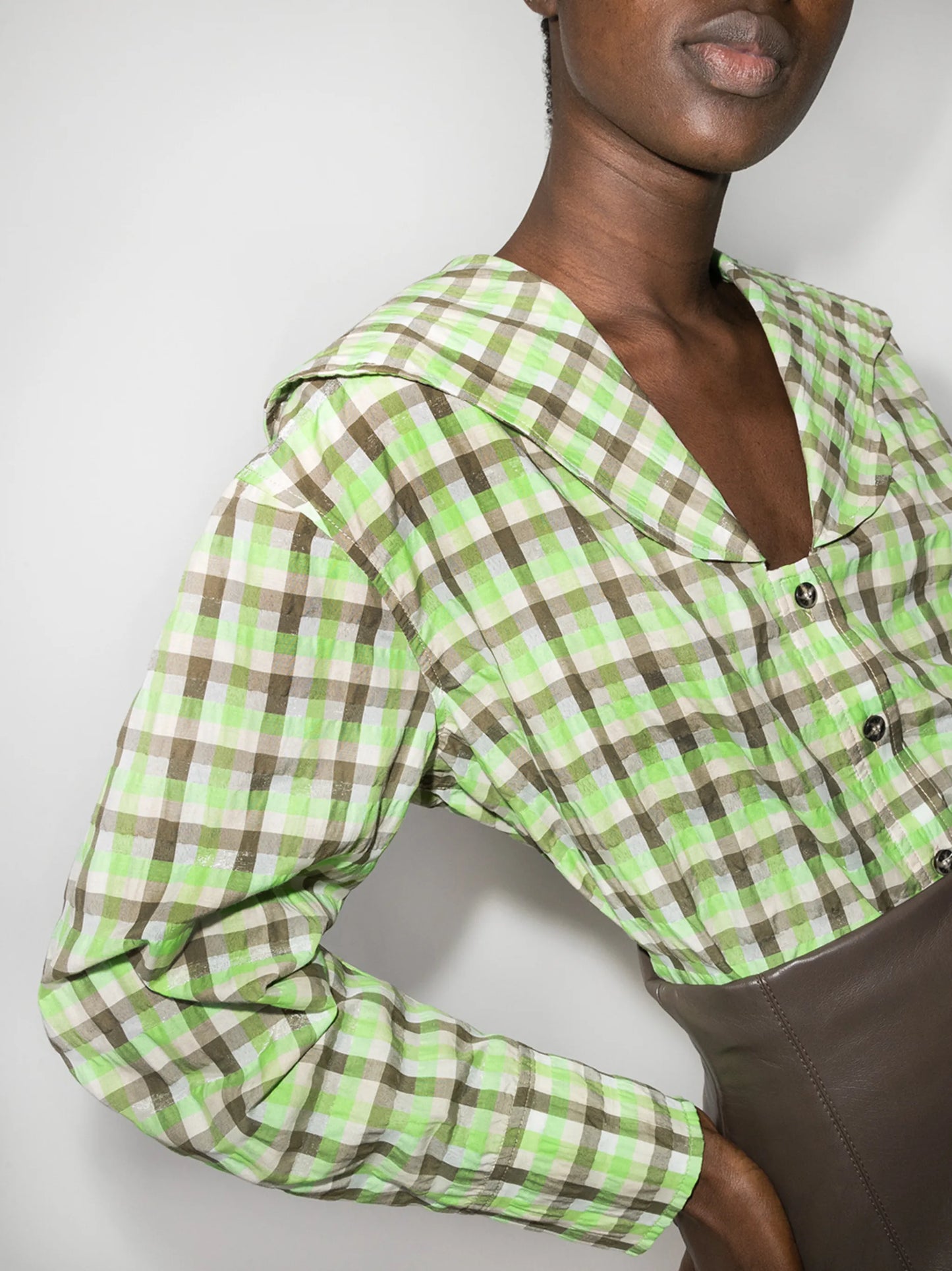wide-collar checked shirt