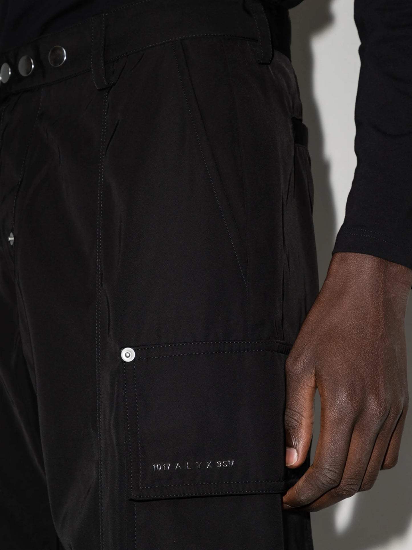 straight-leg cargo trousers