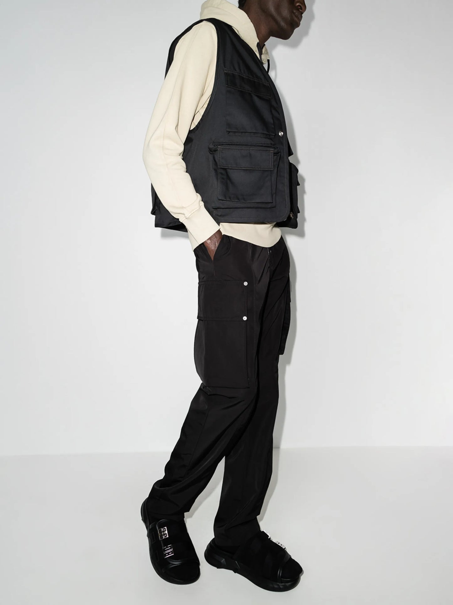 straight-leg cargo trousers
