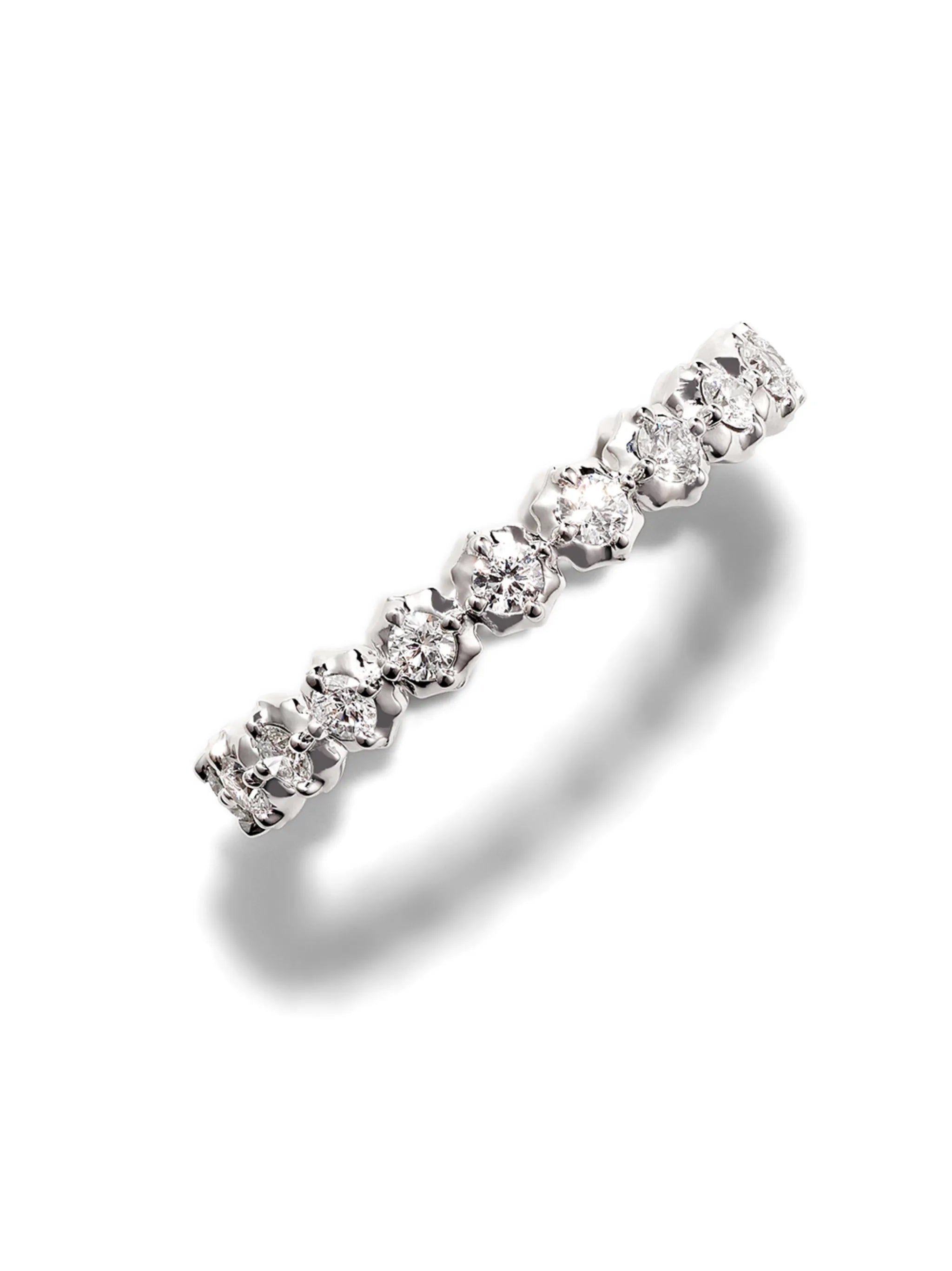 18K white gold Sophisticate diamond ring