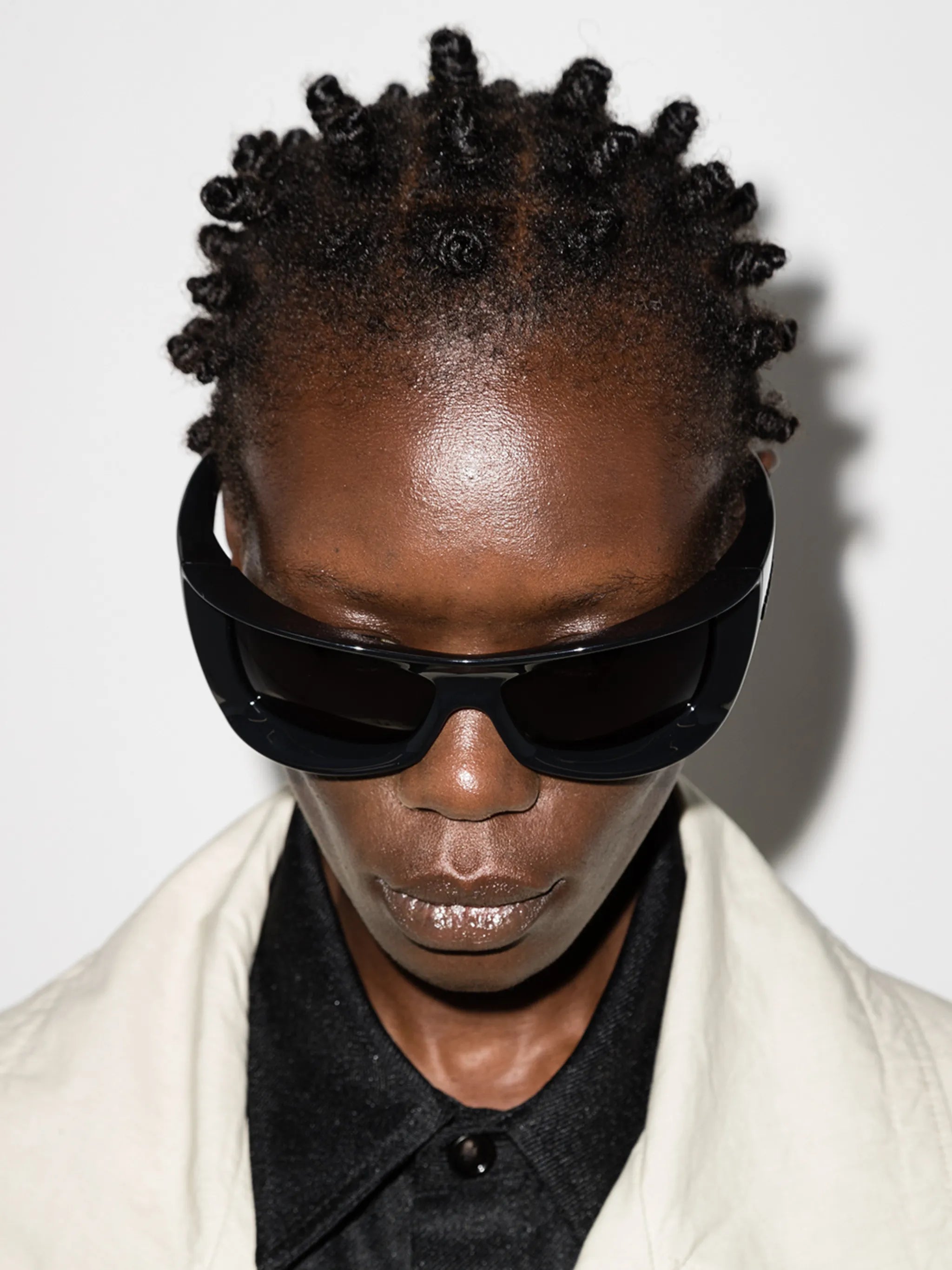 Stretched rectangle-frame sunglasses
