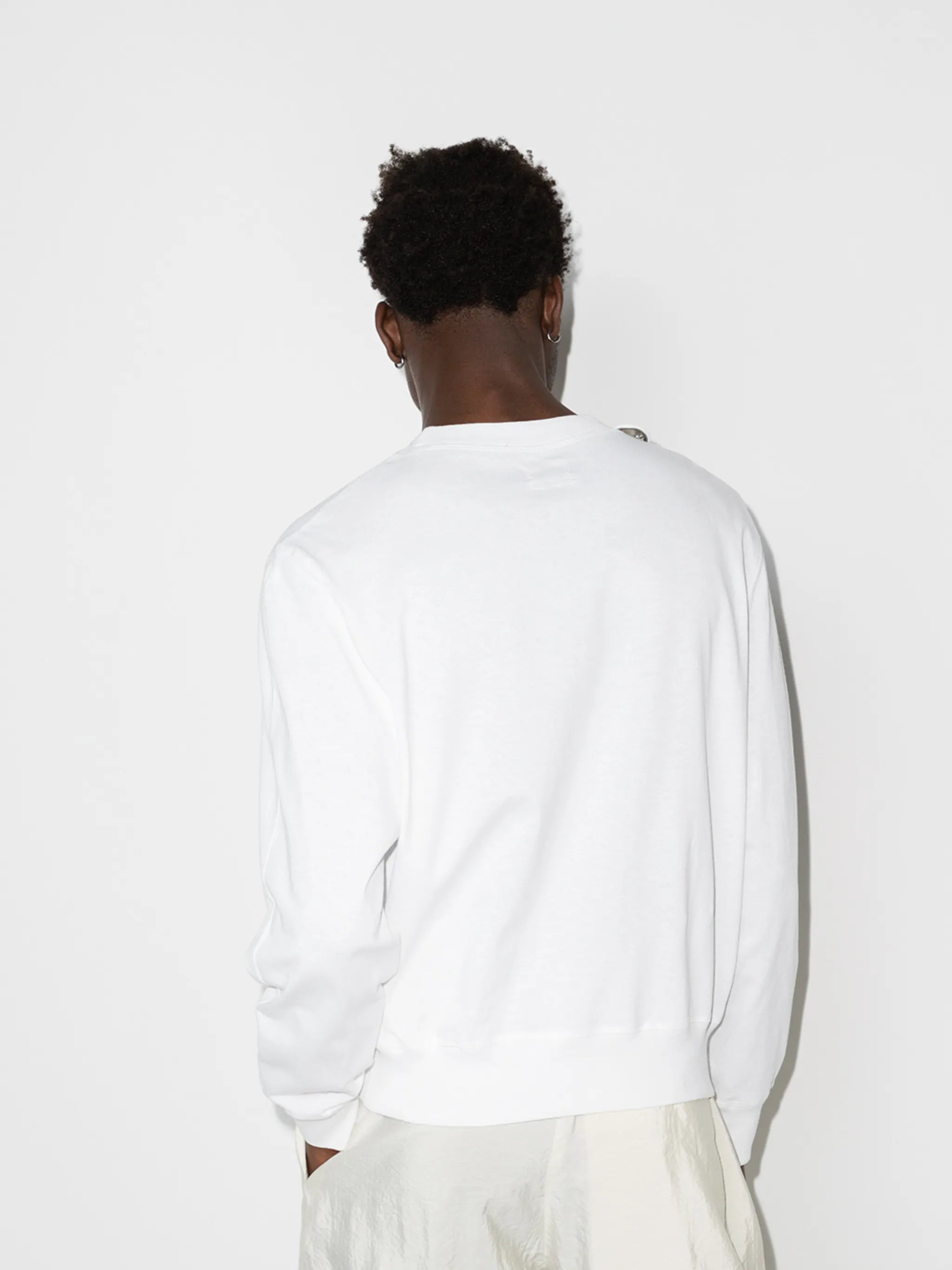 badge-embellished printed T-shirt