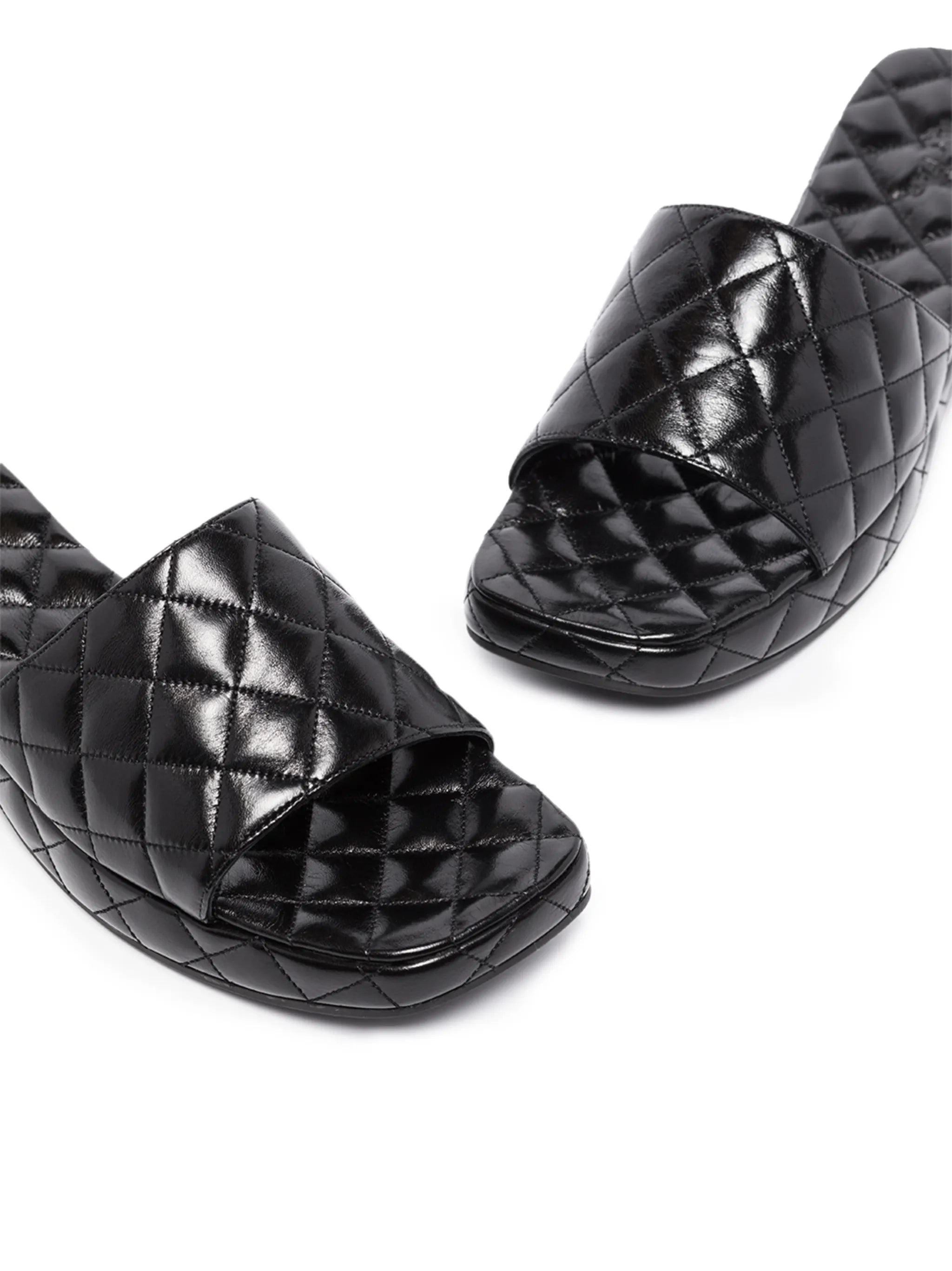 Lilo patent leather slides