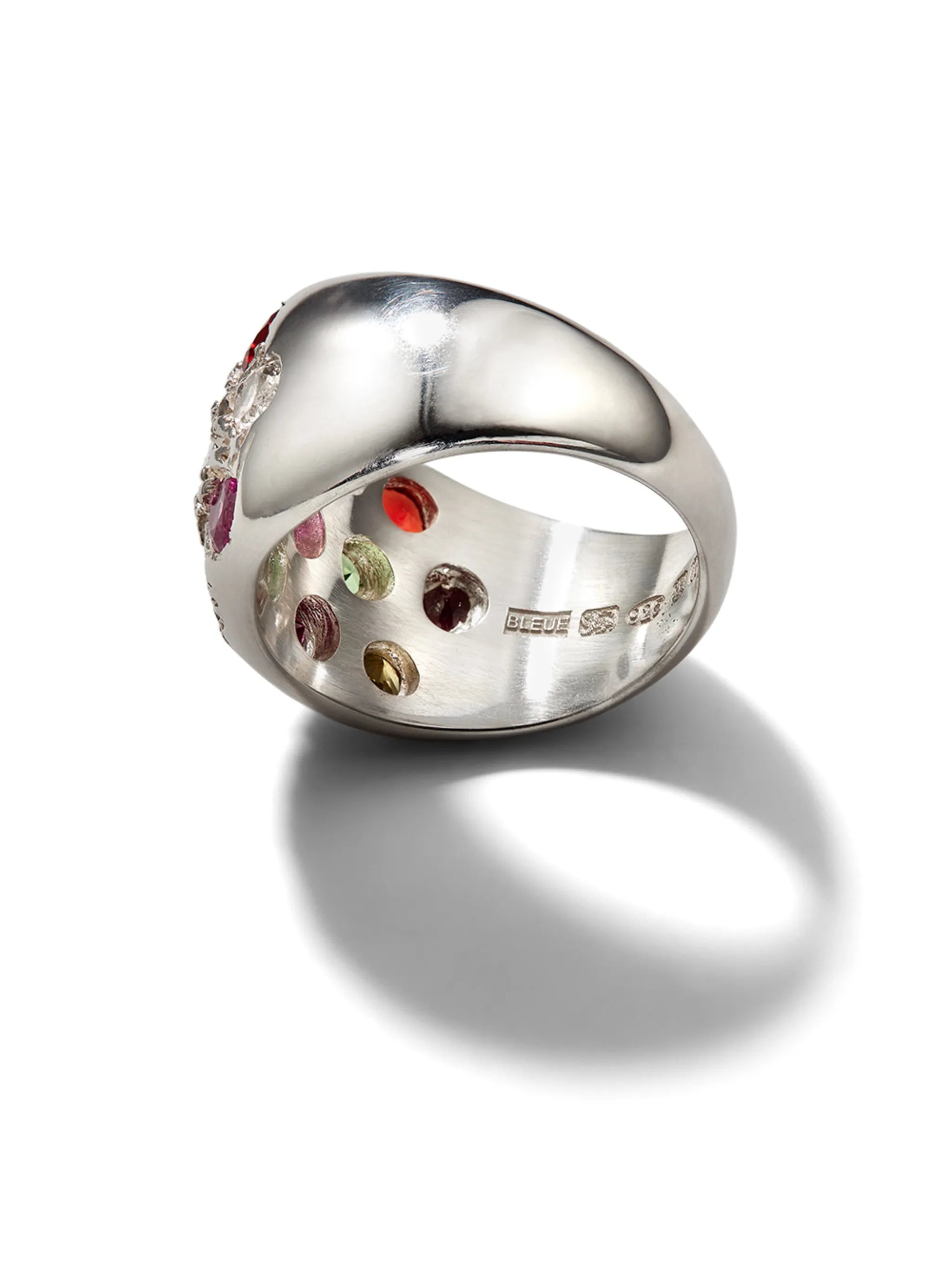 Grand Riviera sapphire signet ring