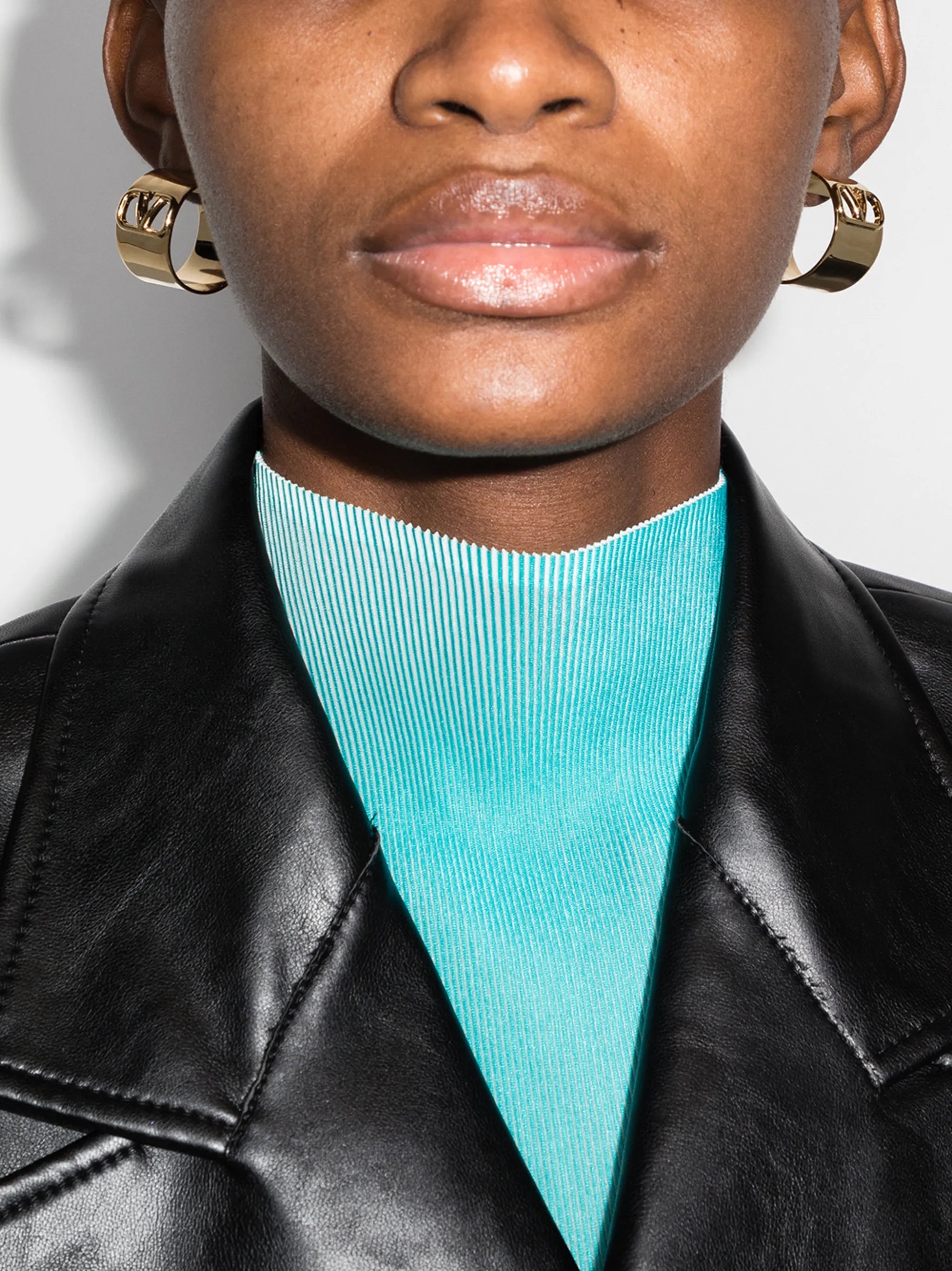 VLogo Signature hoop earrings