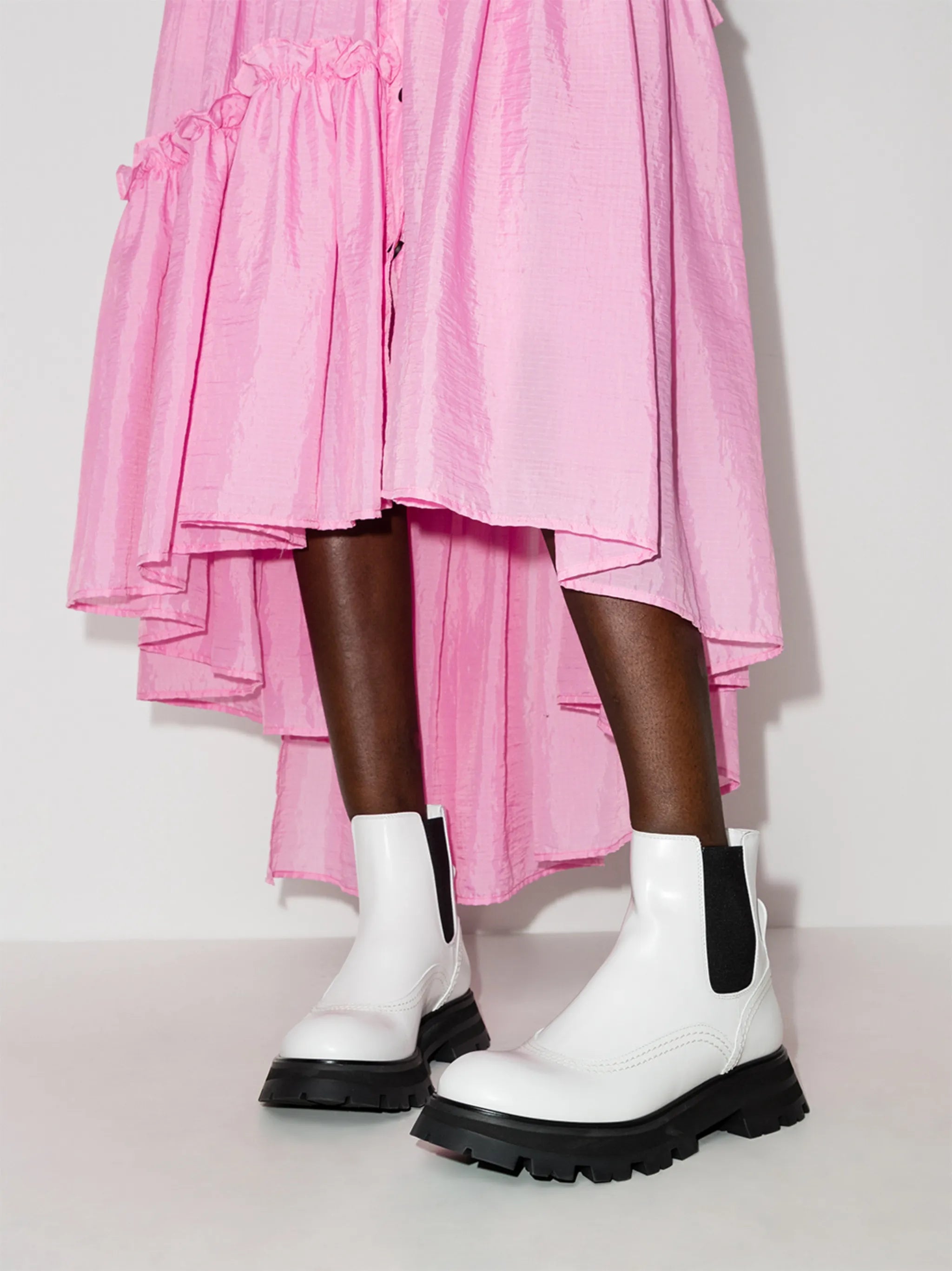 Wander leather Chelsea boots