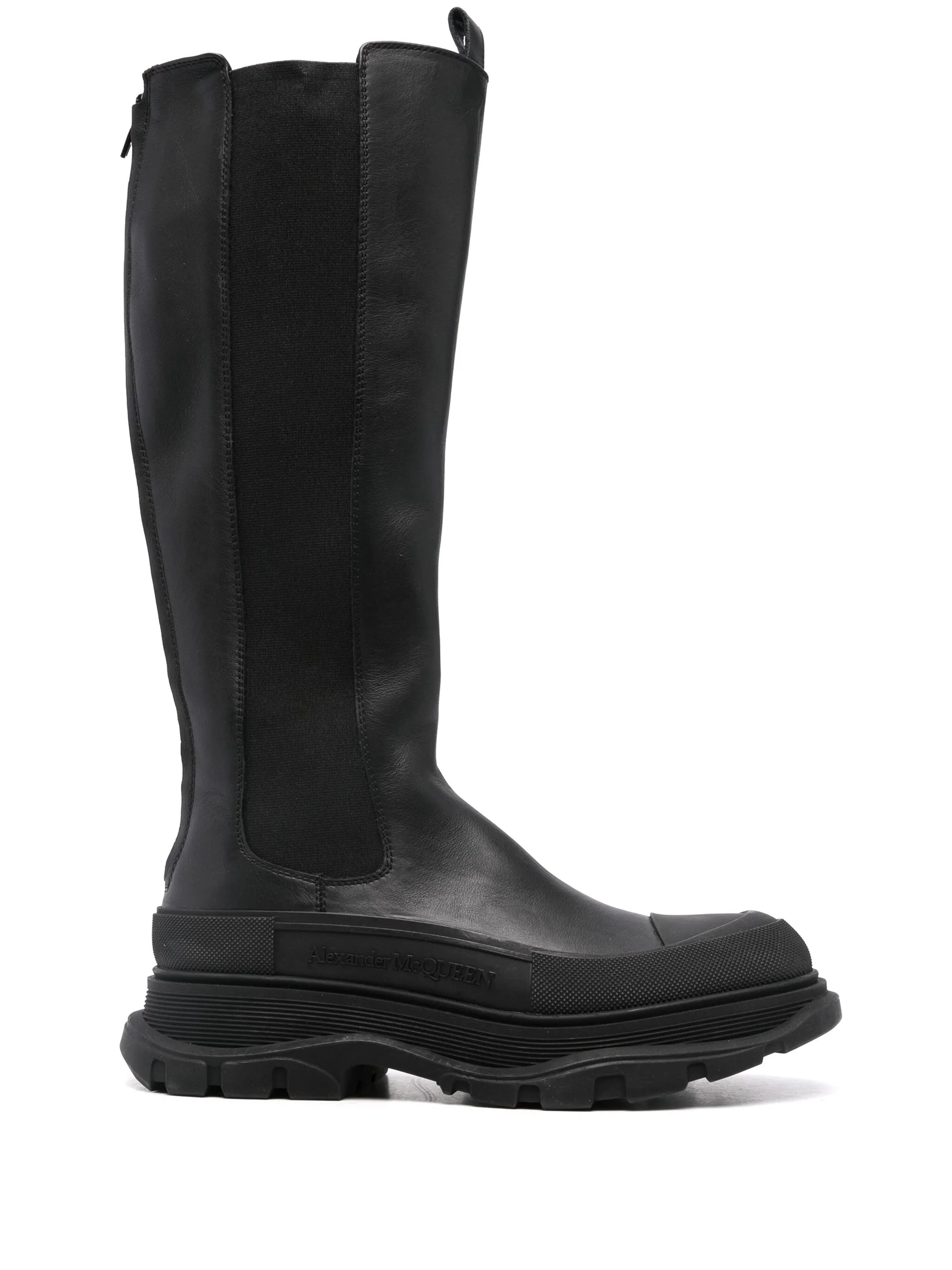 Tread boots