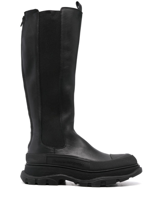 Tread boots