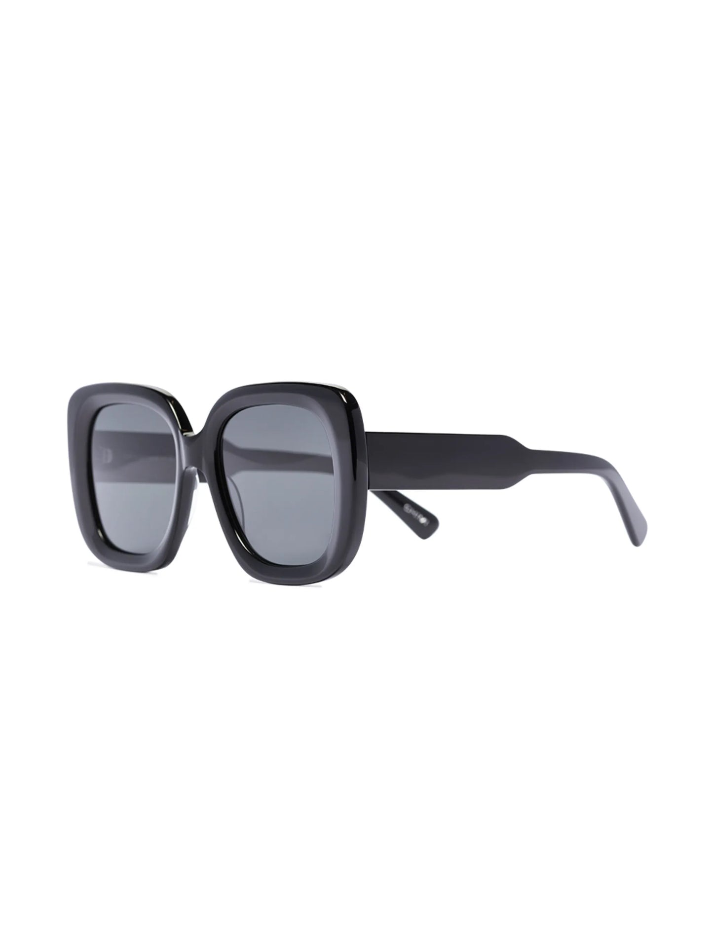 oversize-frame sunglasses