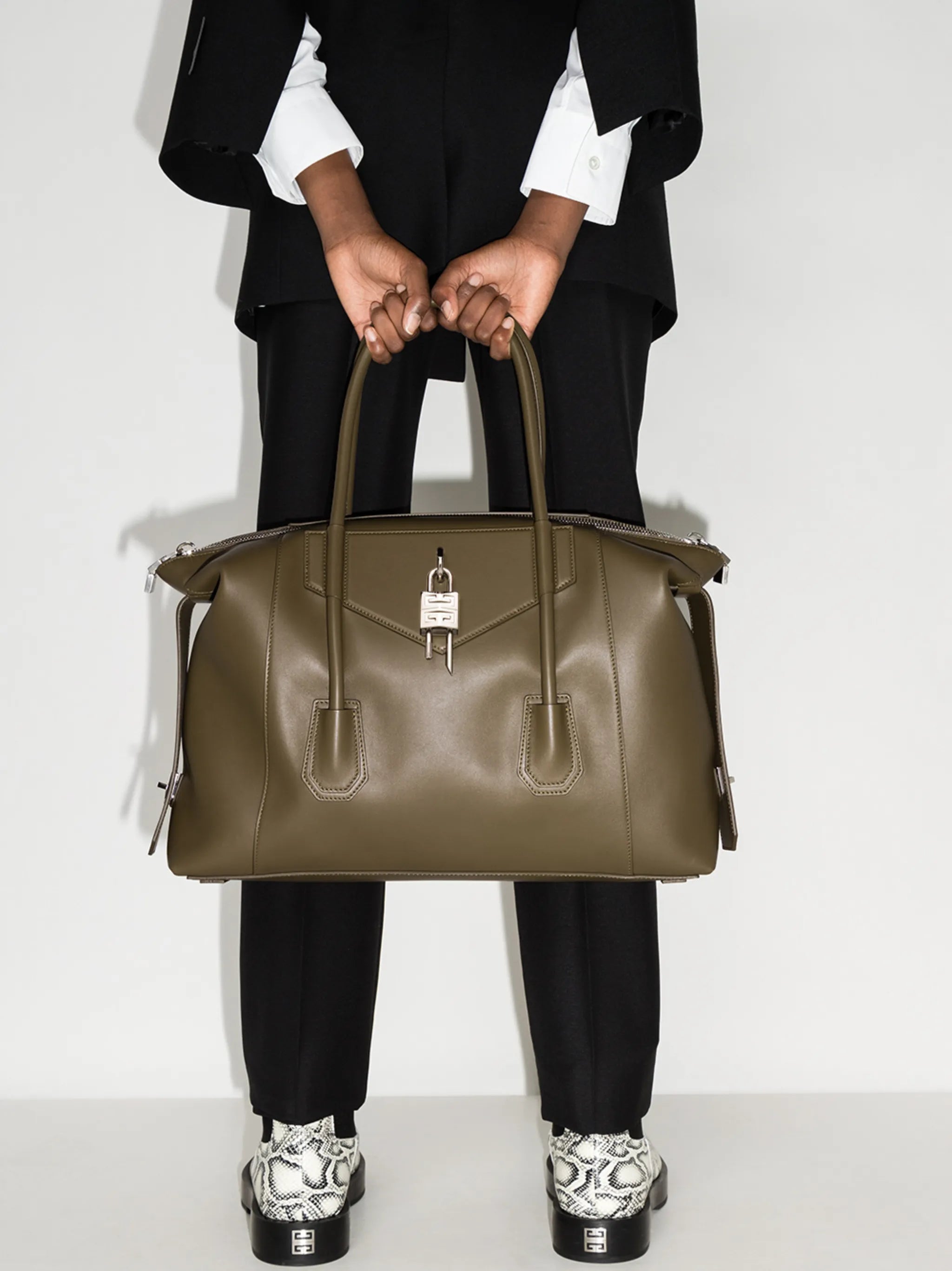 Antigona medium bag
