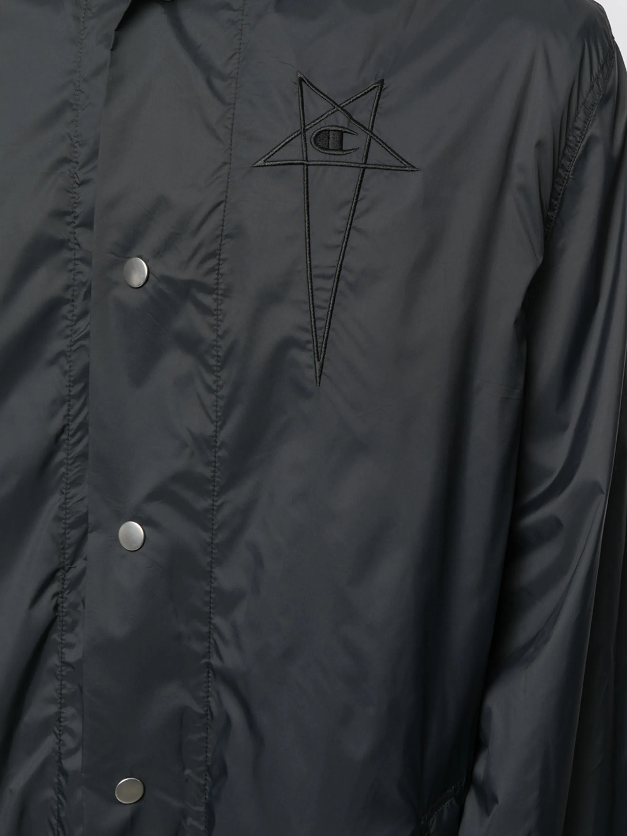 logo-embroidered hooded parka
