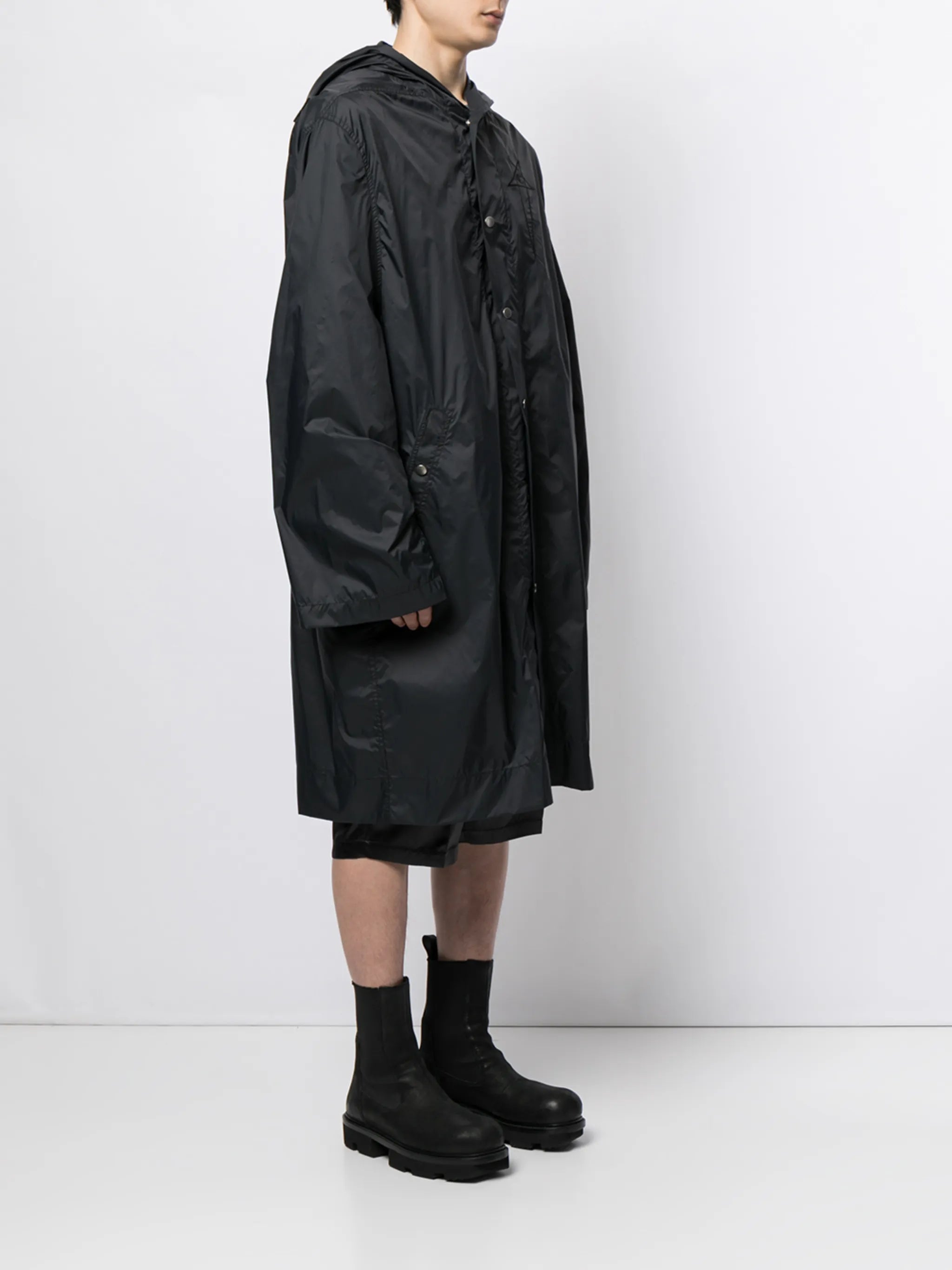 logo-embroidered hooded parka