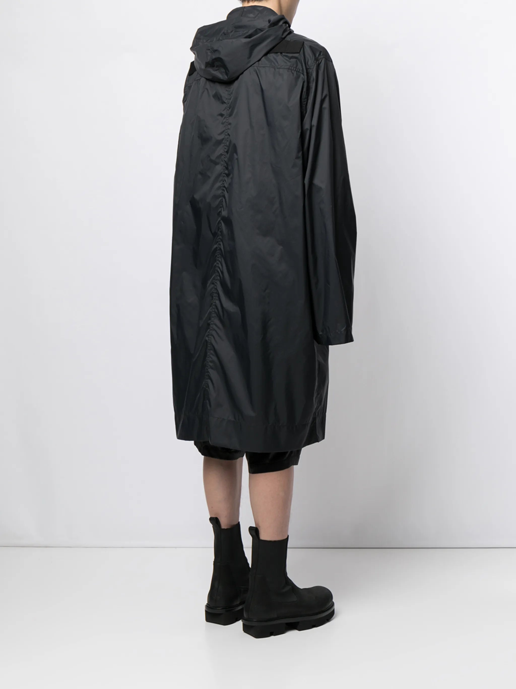 logo-embroidered hooded parka