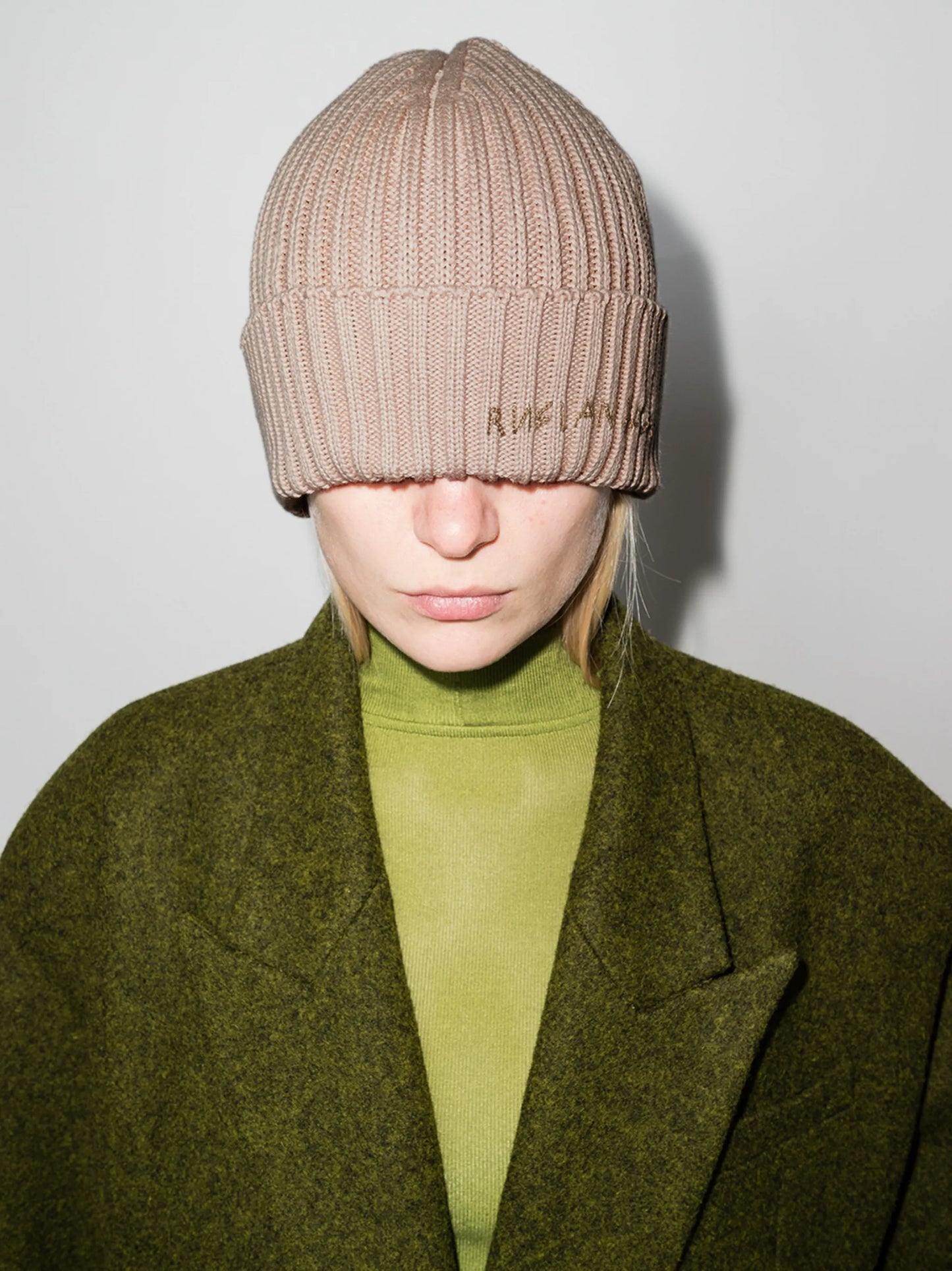 logo-print ribbed-knit beanie