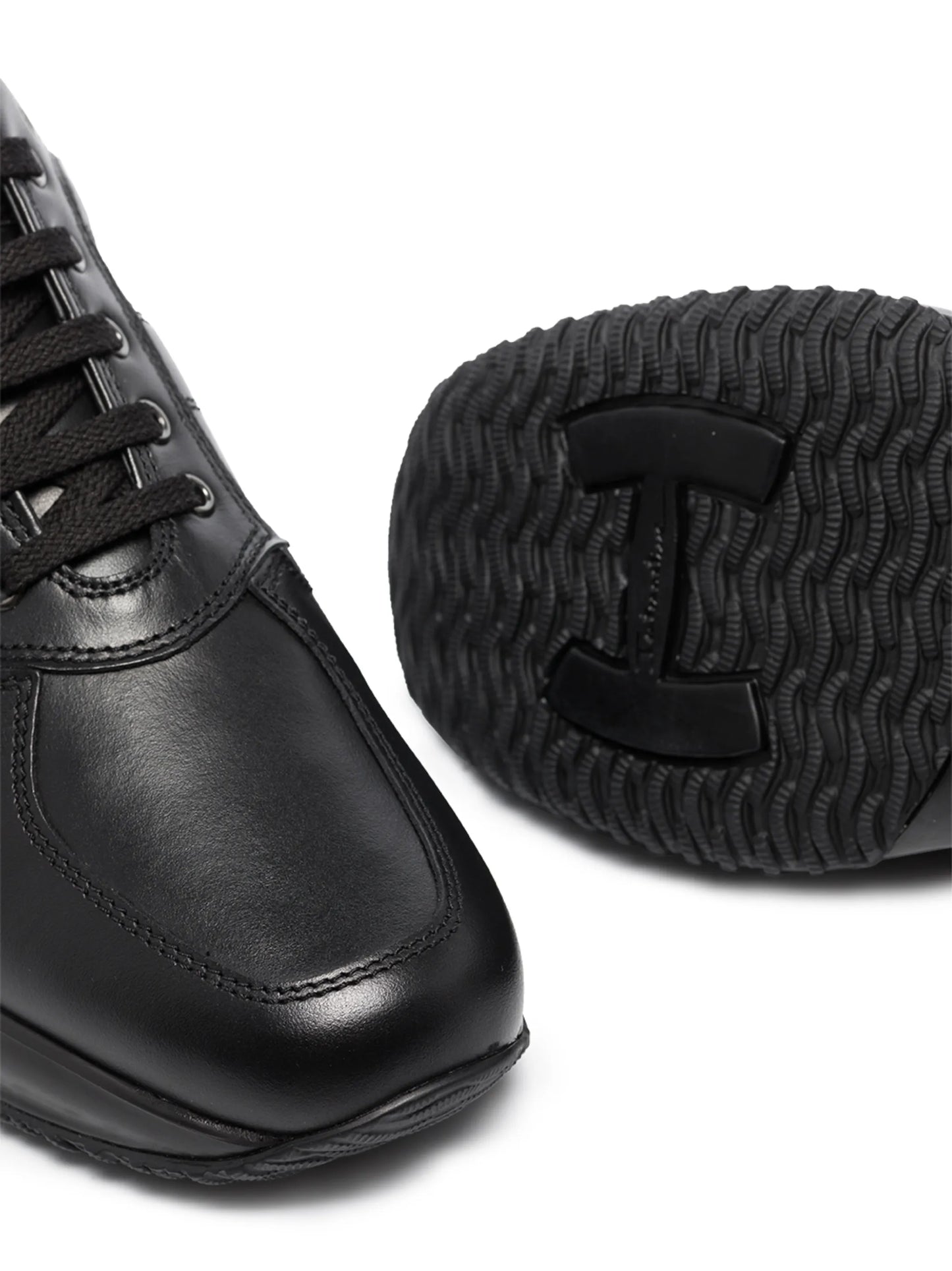 Interactive low-top sneakers