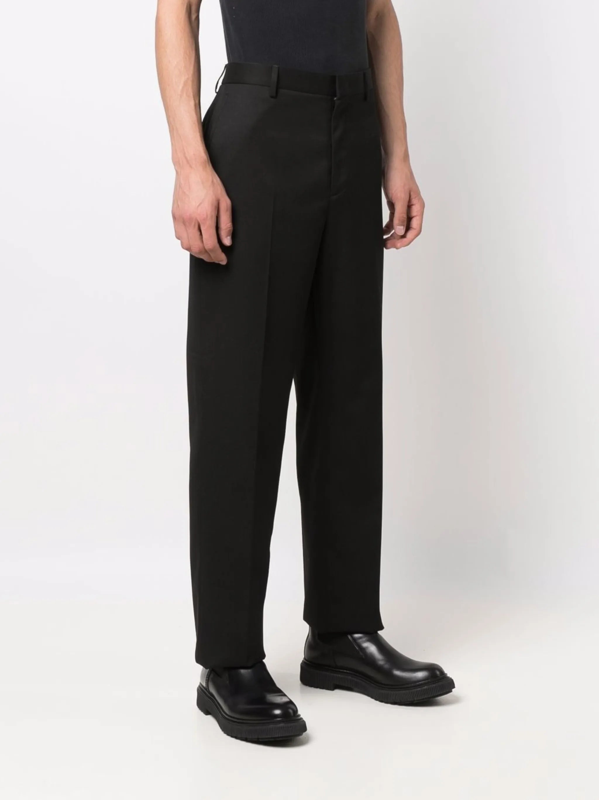 straight-leg tailored trousers