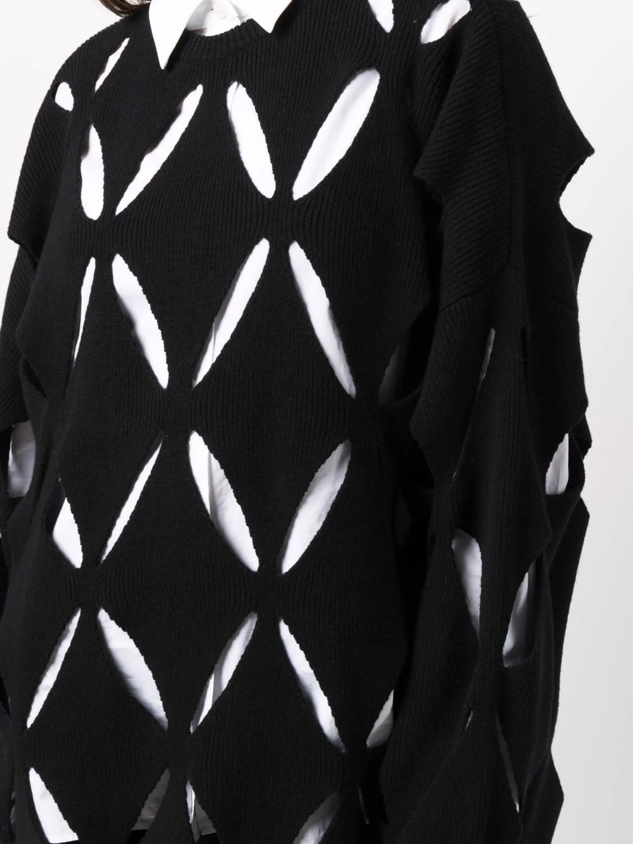 V cut-out long-sleeve knitted jumper