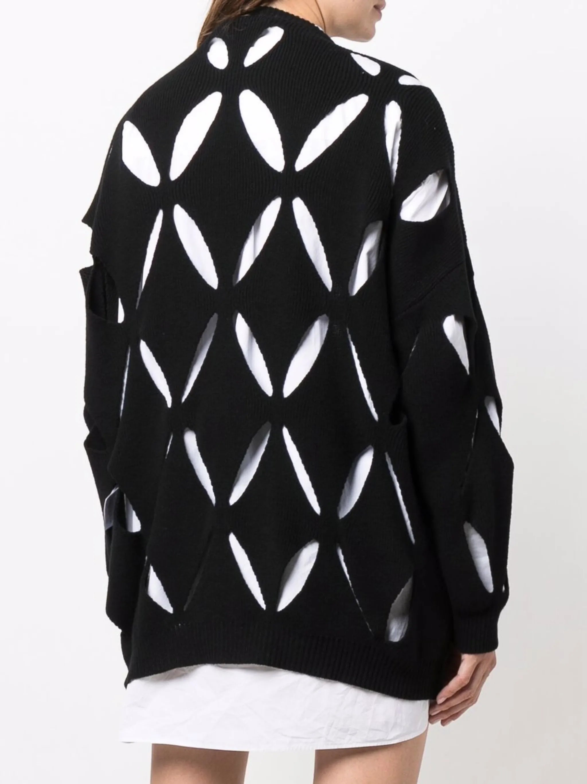V cut-out long-sleeve knitted jumper