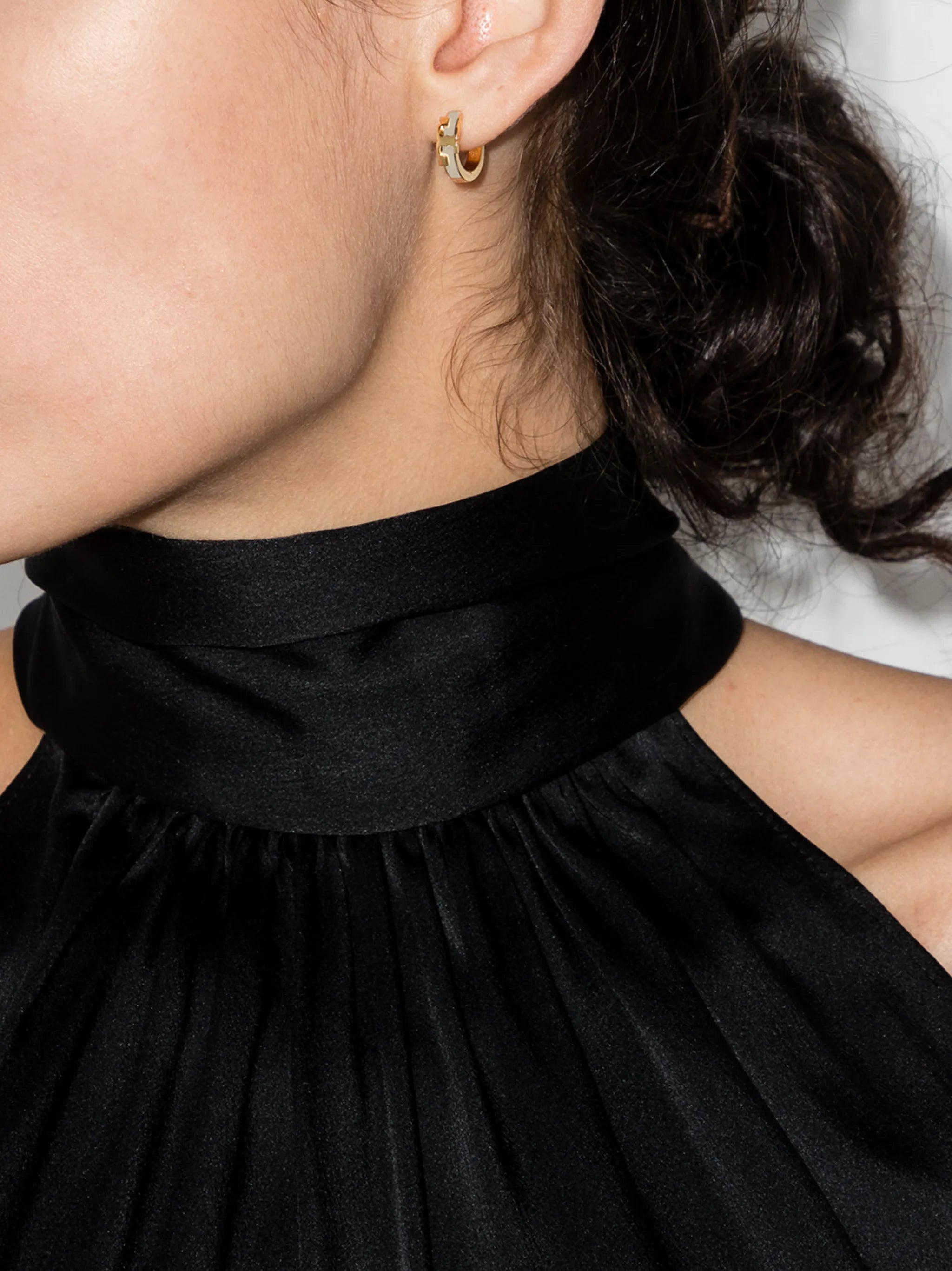 Serif-T small hoop earrings