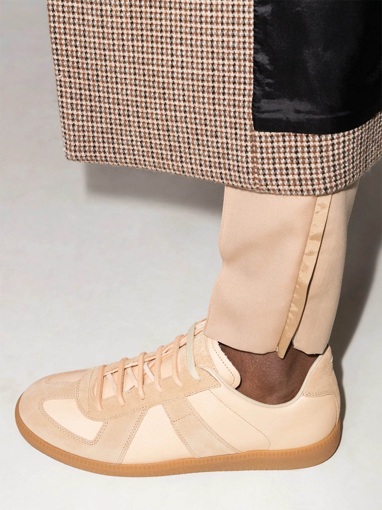 Replica low-top leather sneakers