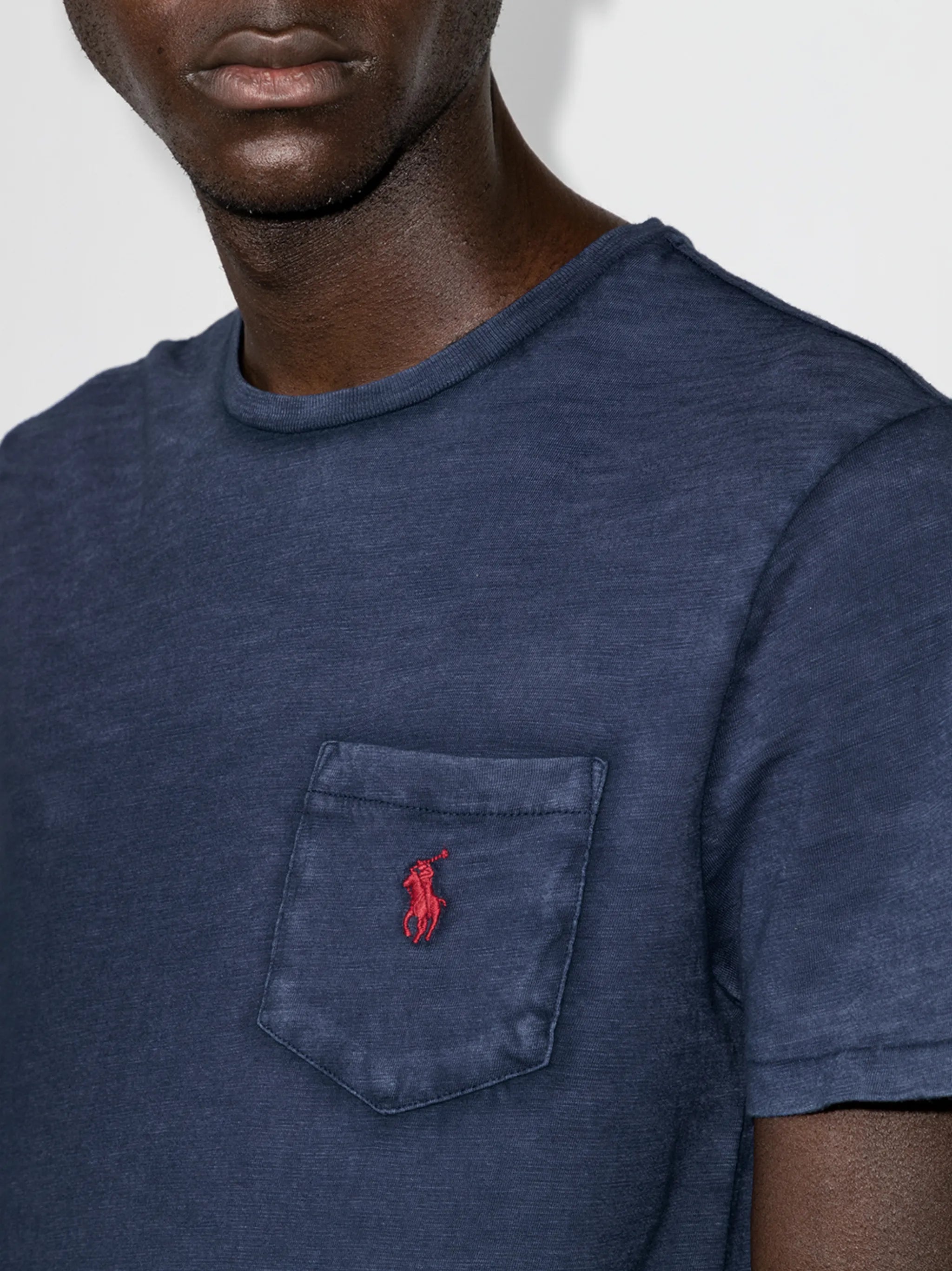 logo-embroidered T-shirt