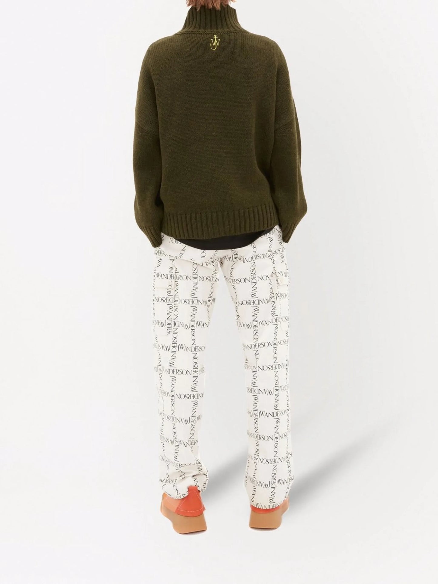 contrast-pocket roll-neck jumper