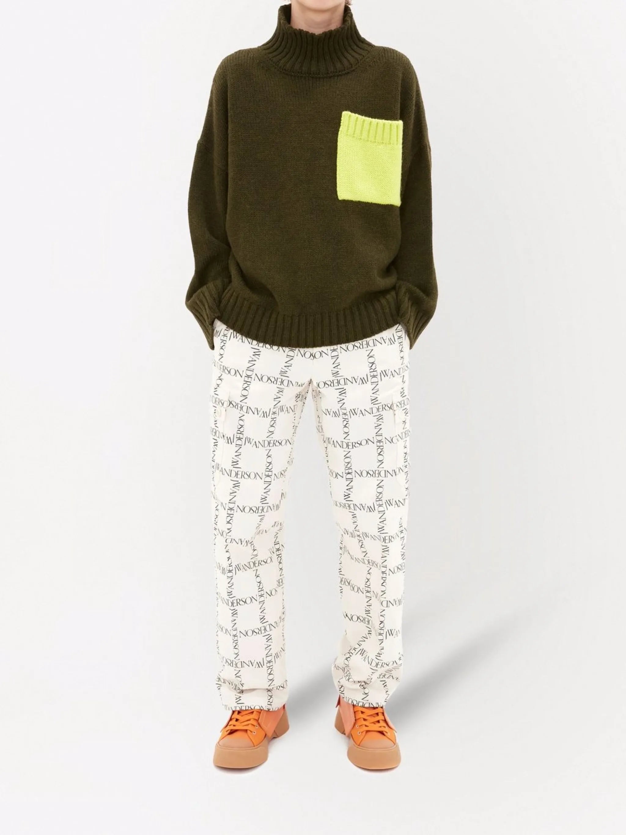 contrast-pocket roll-neck jumper