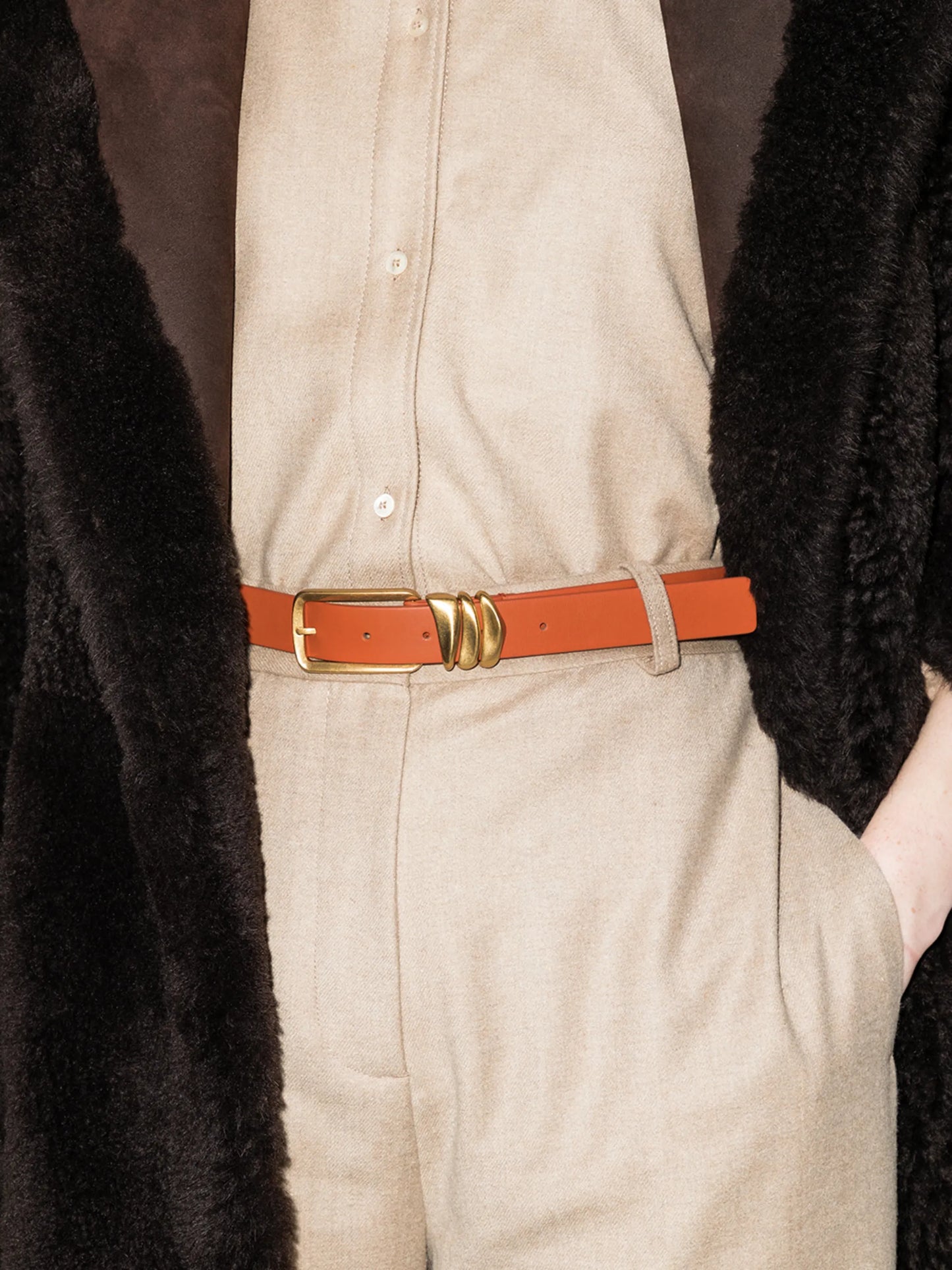 metal-loops leather belt