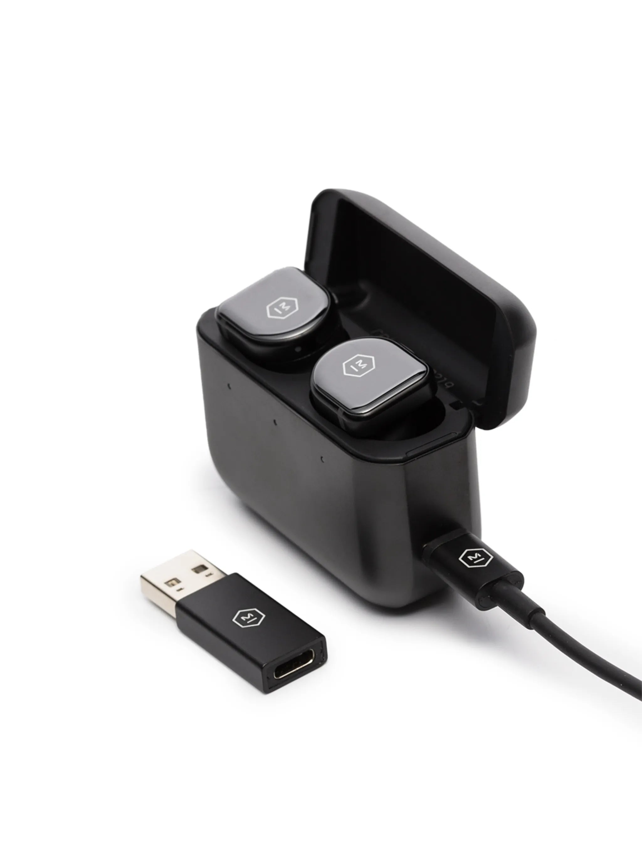Active noise-cancelling wireless earphones