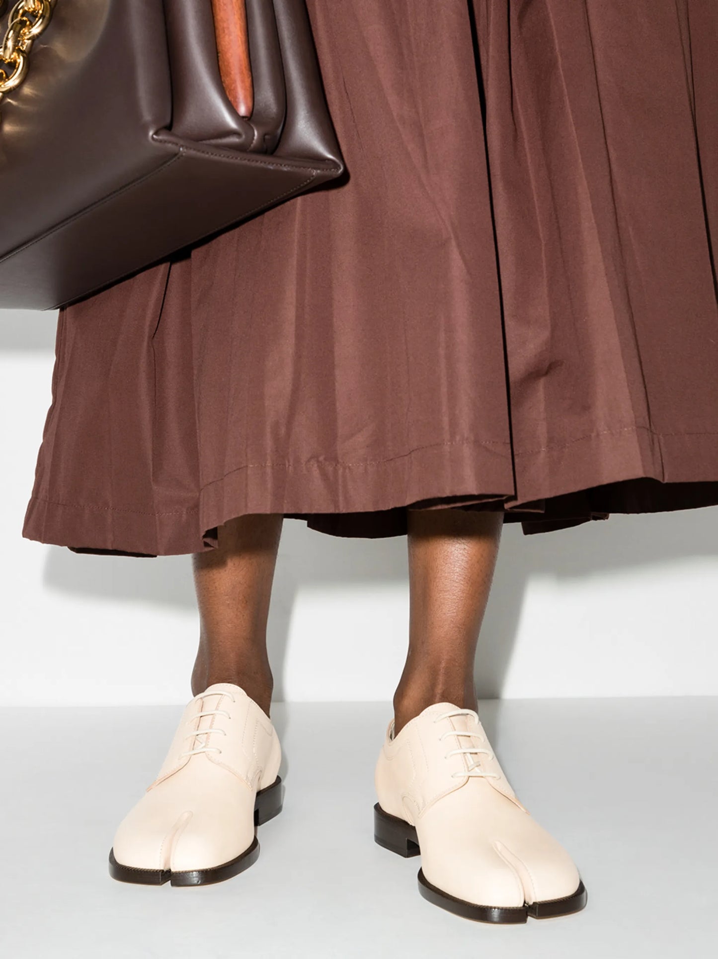 Tabi-toe lace-up shoes