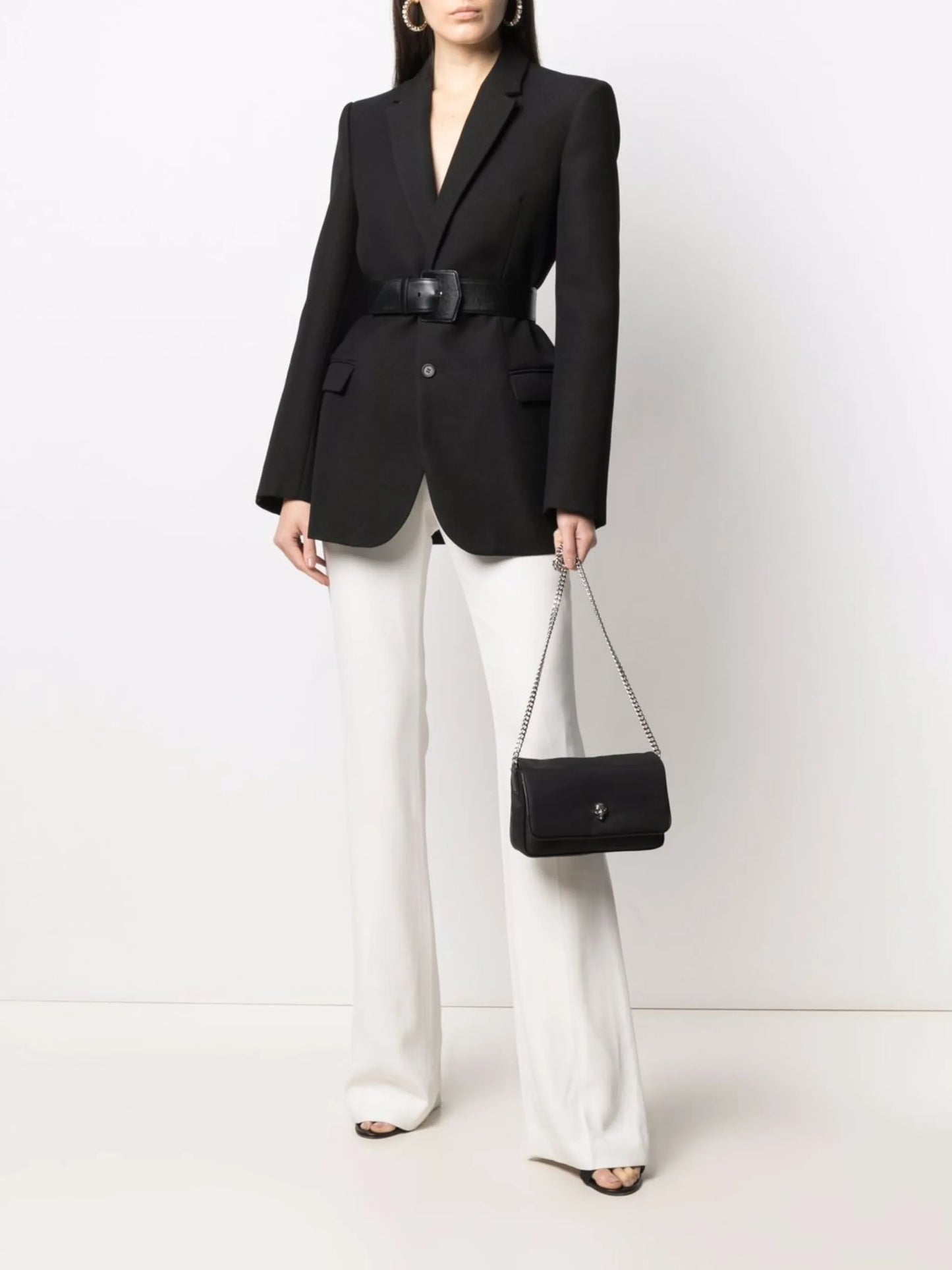 skull-motif shoulder bag