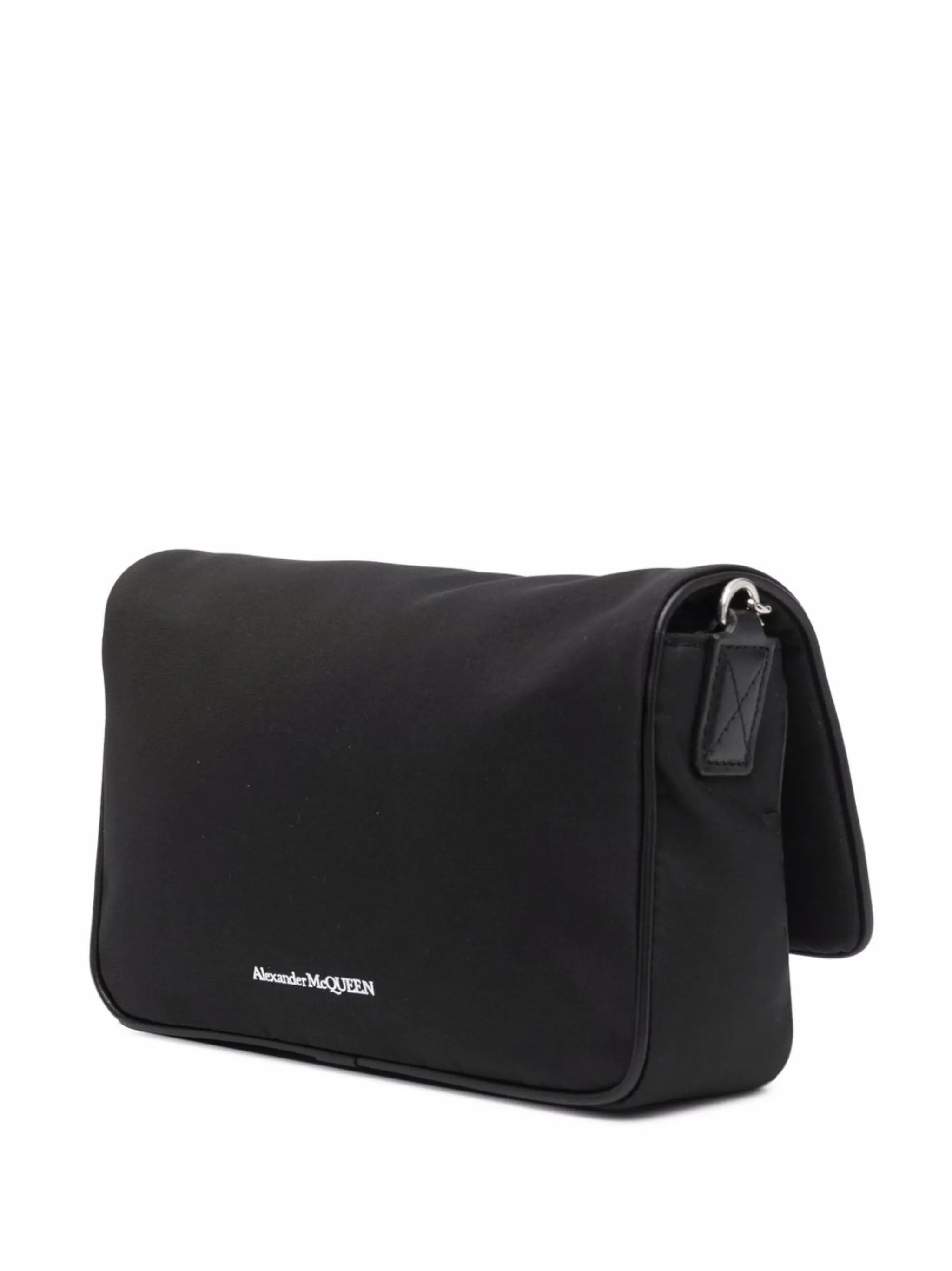 skull-motif shoulder bag