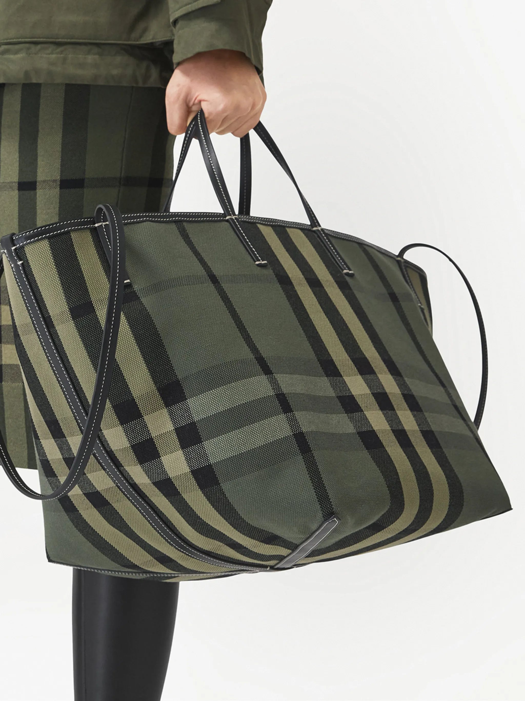 check-print tote bag