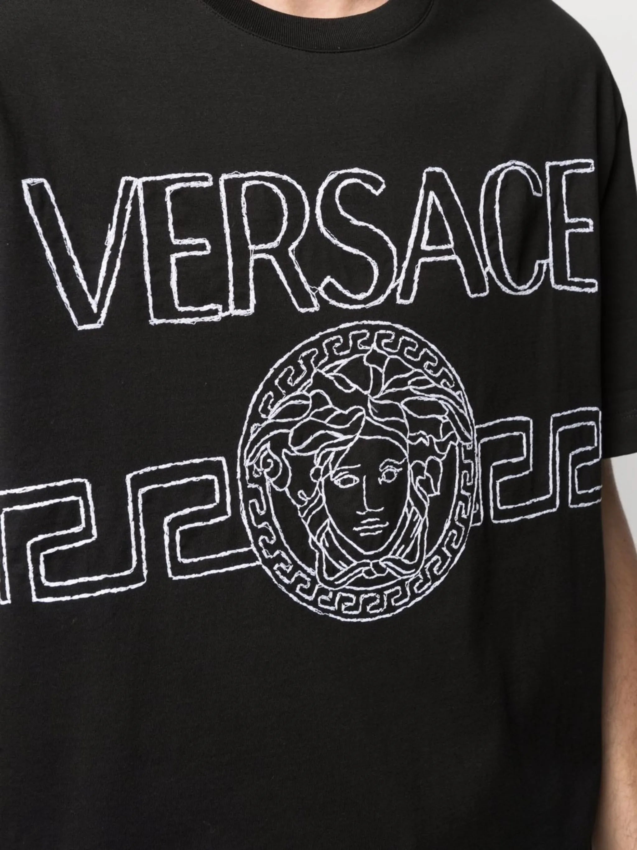 logo-embroidered T-shirt
