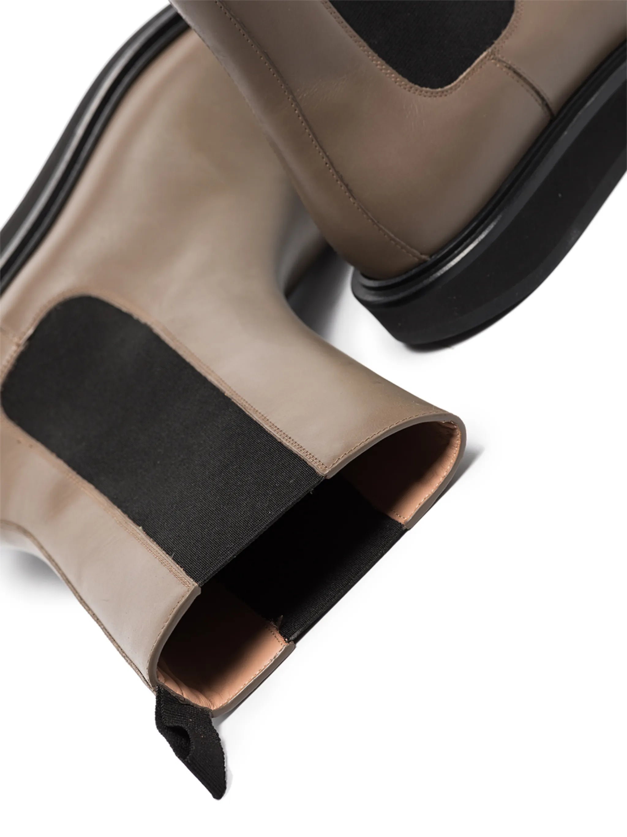 Model 18 leather Chelsea boots