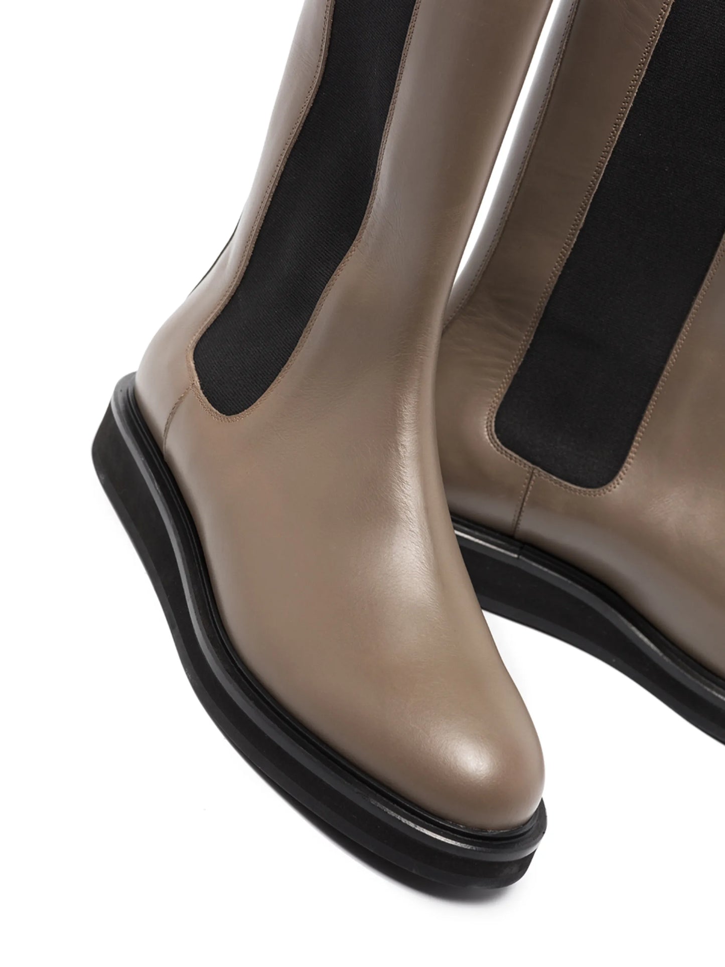 Model 18 leather Chelsea boots