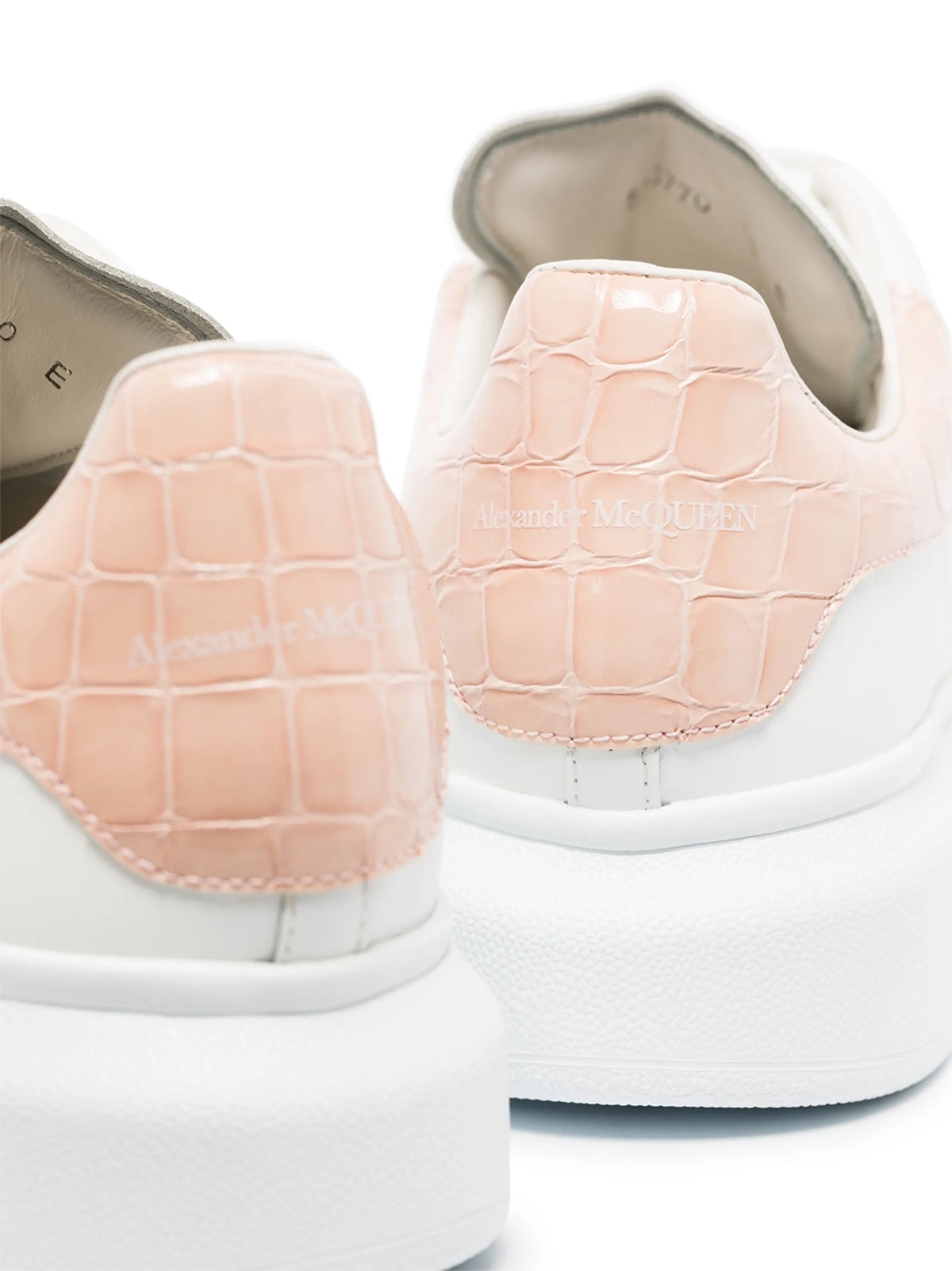Oversized low-top sneakers