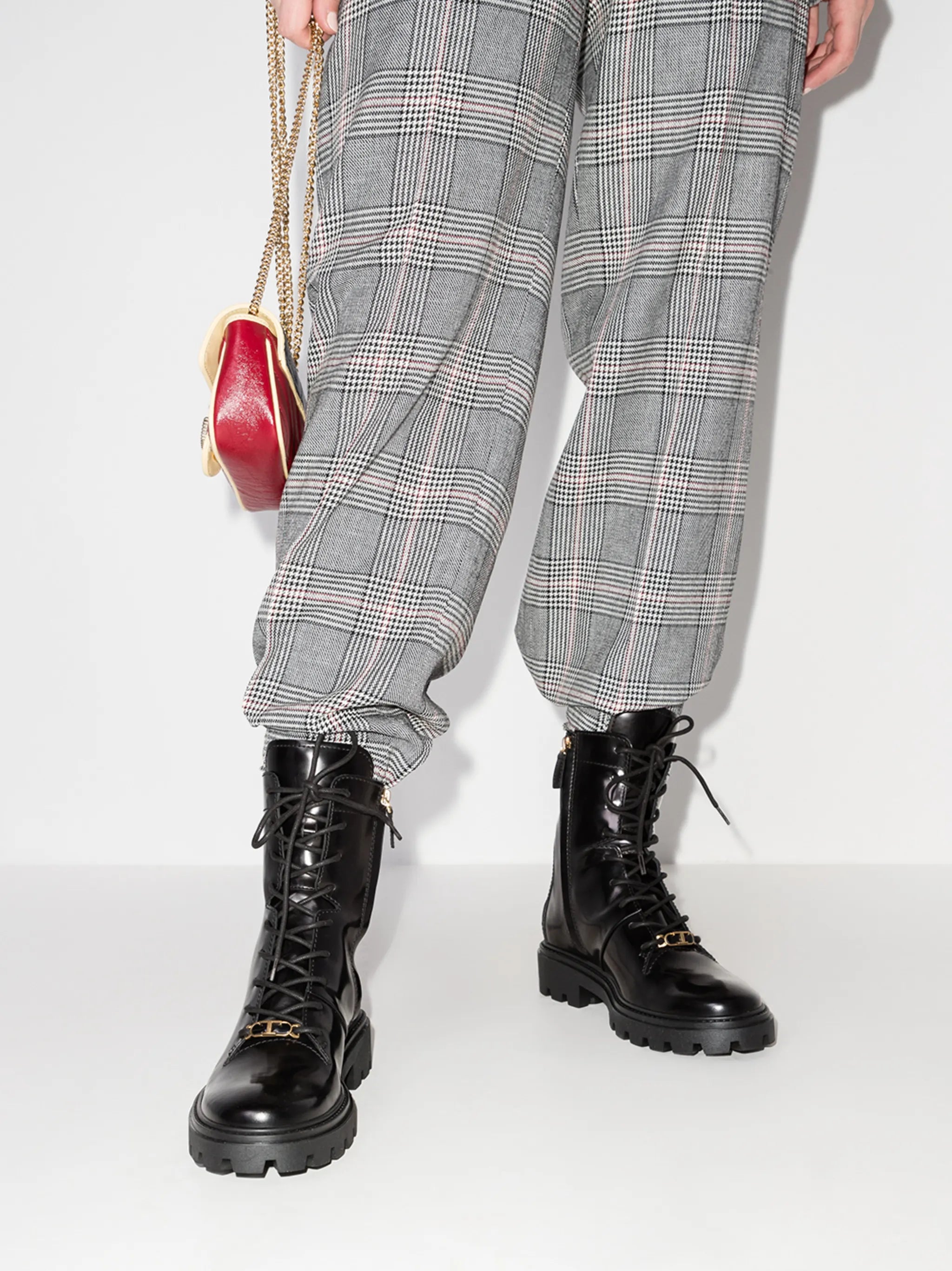 logo-plaque leather boots