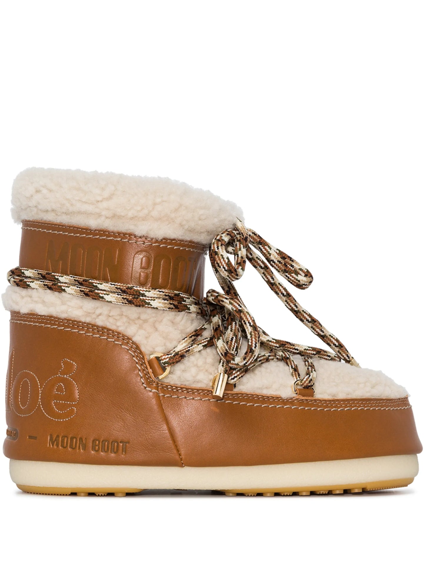 x Moon Boot snow boots