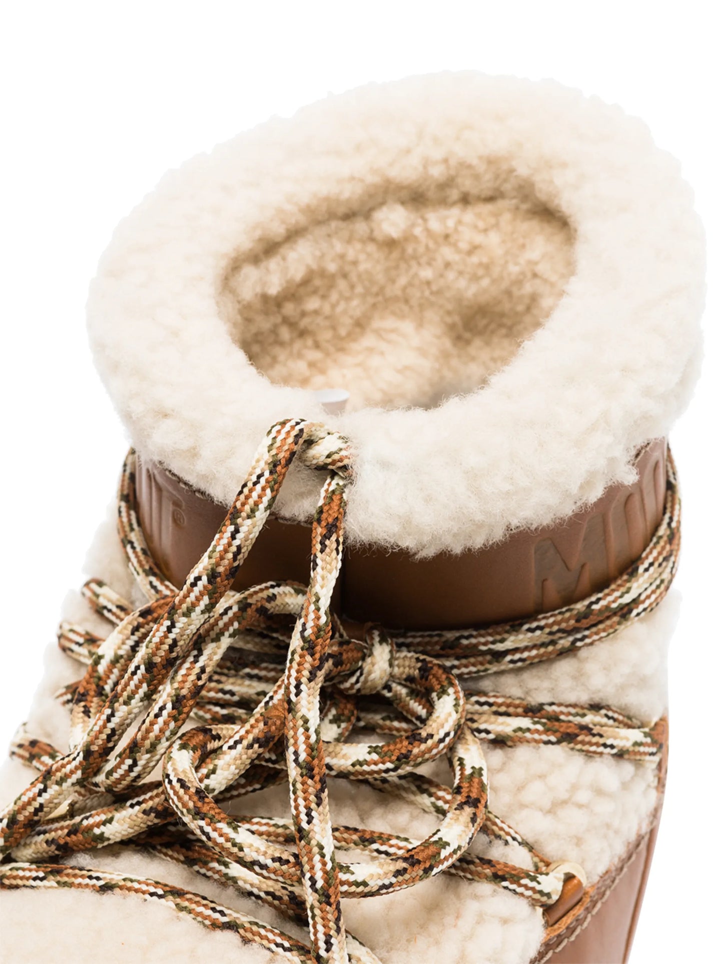 x Moon Boot snow boots