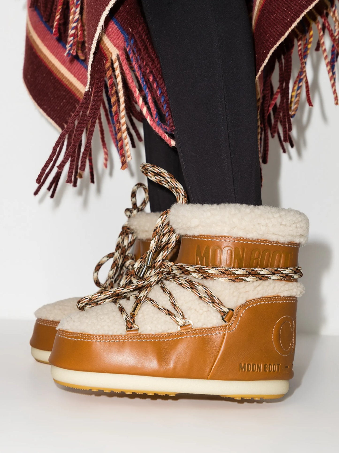 x Moon Boot snow boots