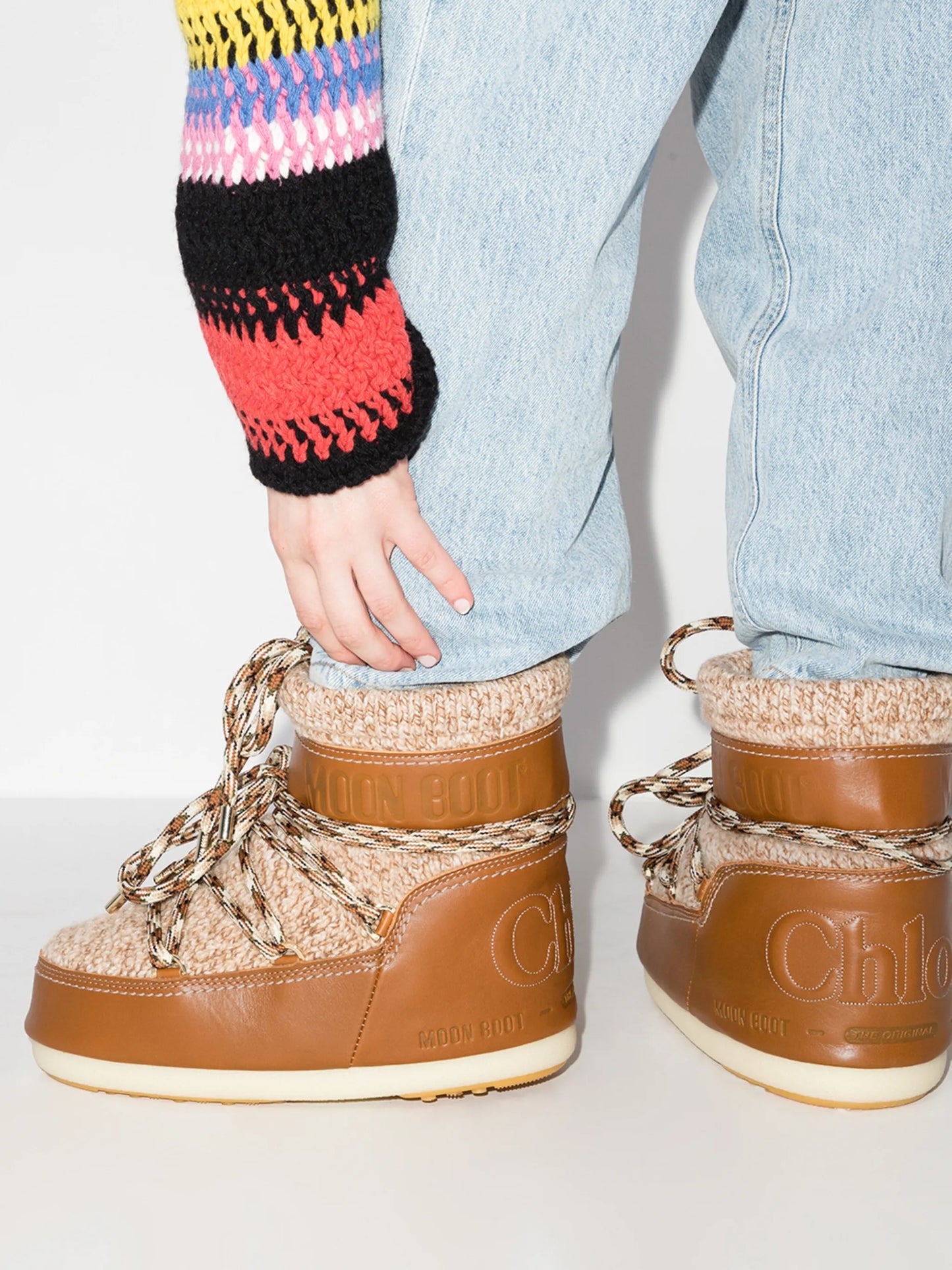 x Moon Boot snow boots